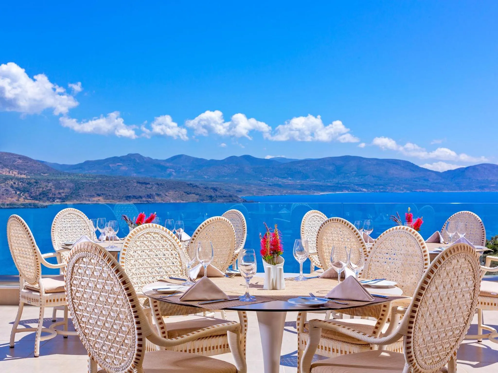 Restaurant/places to eat in Princess Kyniska Suites