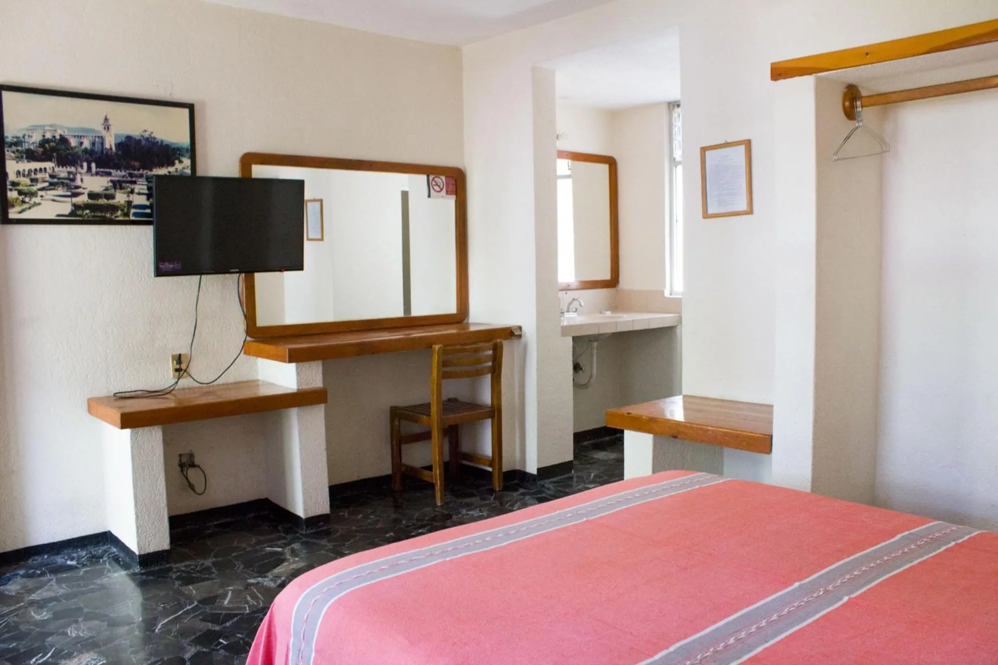 Basic Double Room in Hotel Avenida Ixmiquilpan