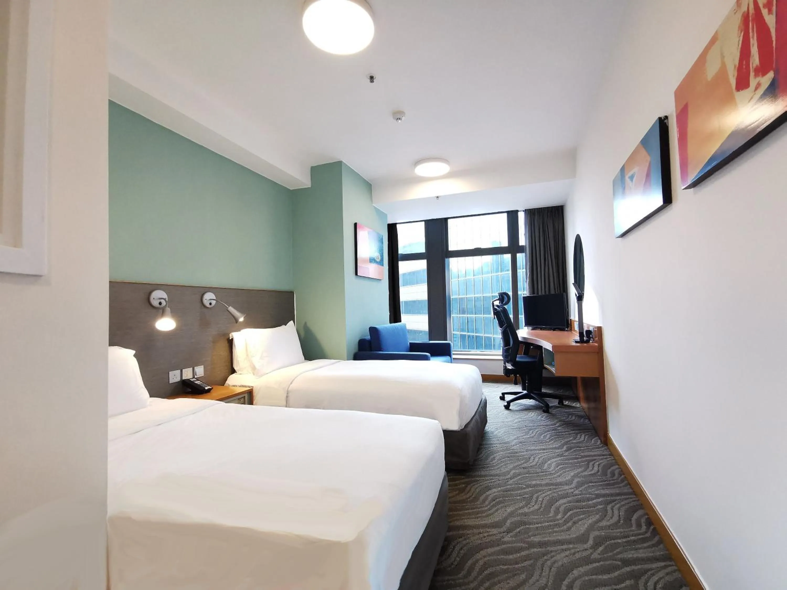 Photo of the whole room, Bed in Holiday Inn Express Hong Kong Causeway Bay, an IHG Hotel
