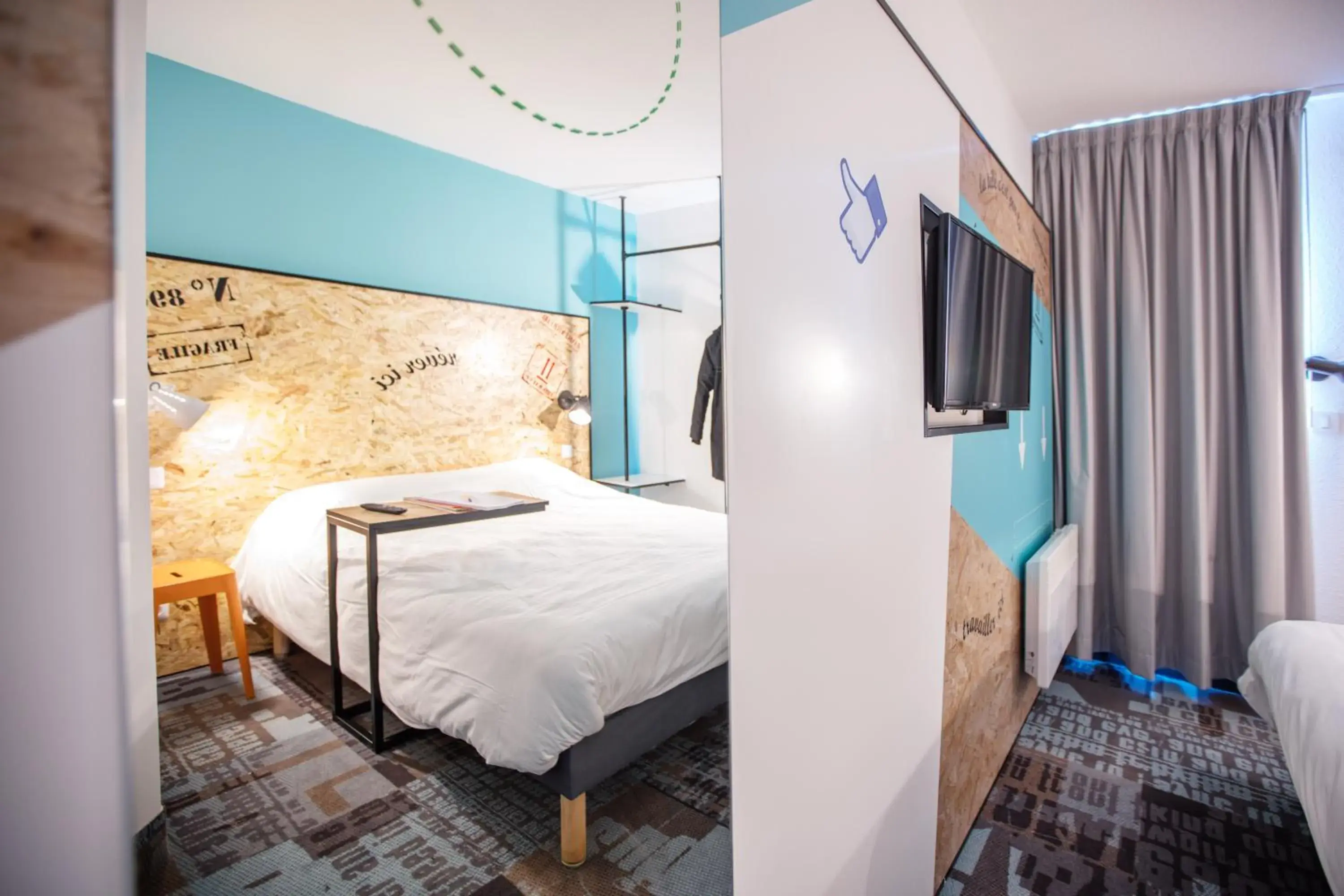 Photo of the whole room, Bed in The Originals Access, Hôtel Clermont-Ferrand Nord Photo of the whole room, Bed in The Originals Access, Hôtel Clermont-Ferrand Nord