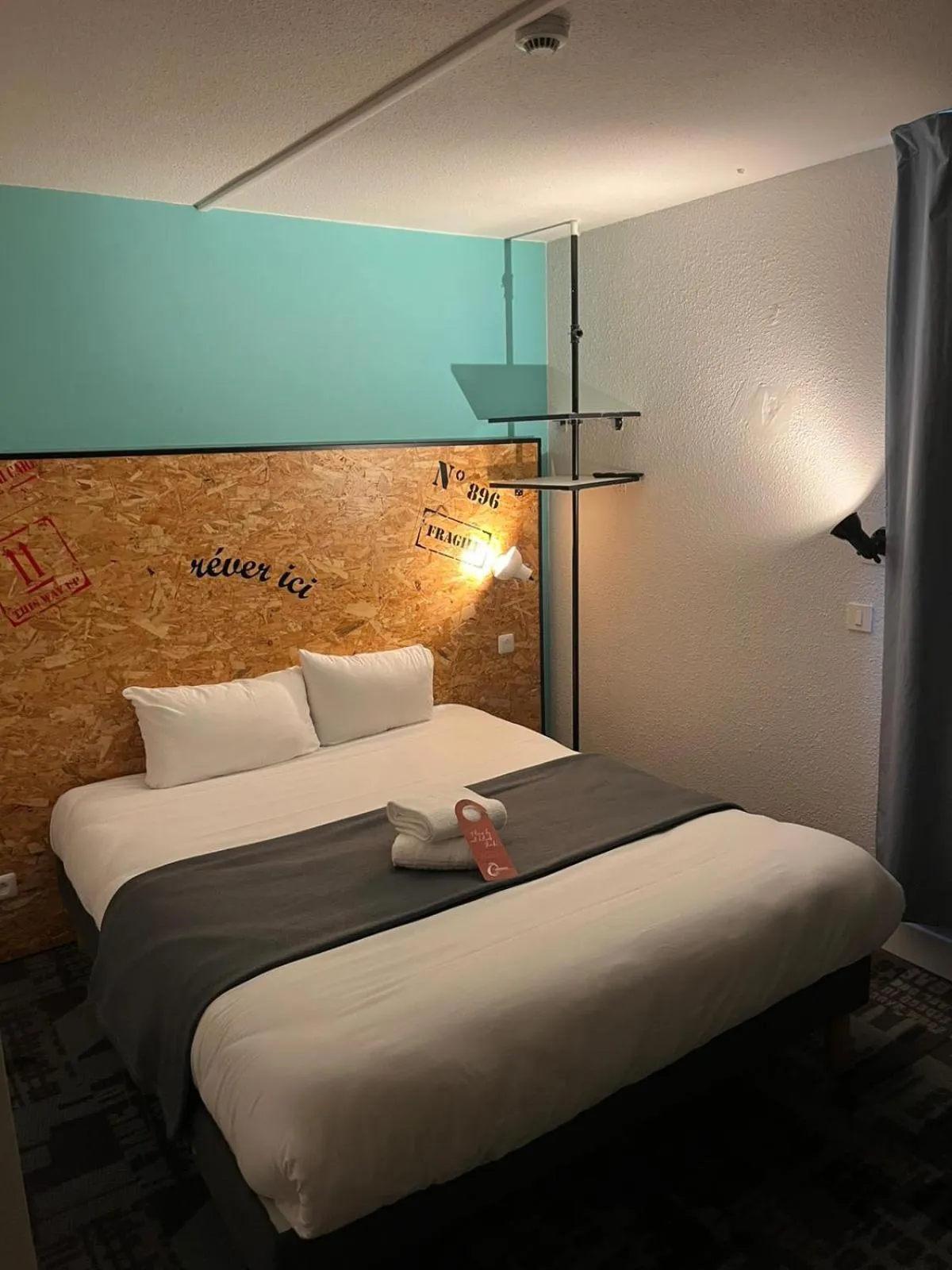 Bedroom, Bed in The Originals Access, Hôtel Clermont-Ferrand Nord