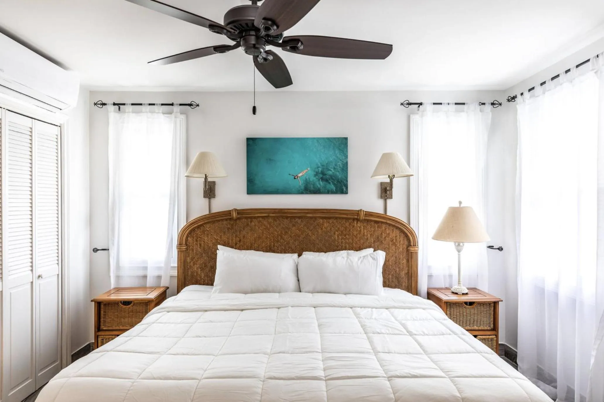 Bedroom, Bed in Coral Gardens on Grace Bay