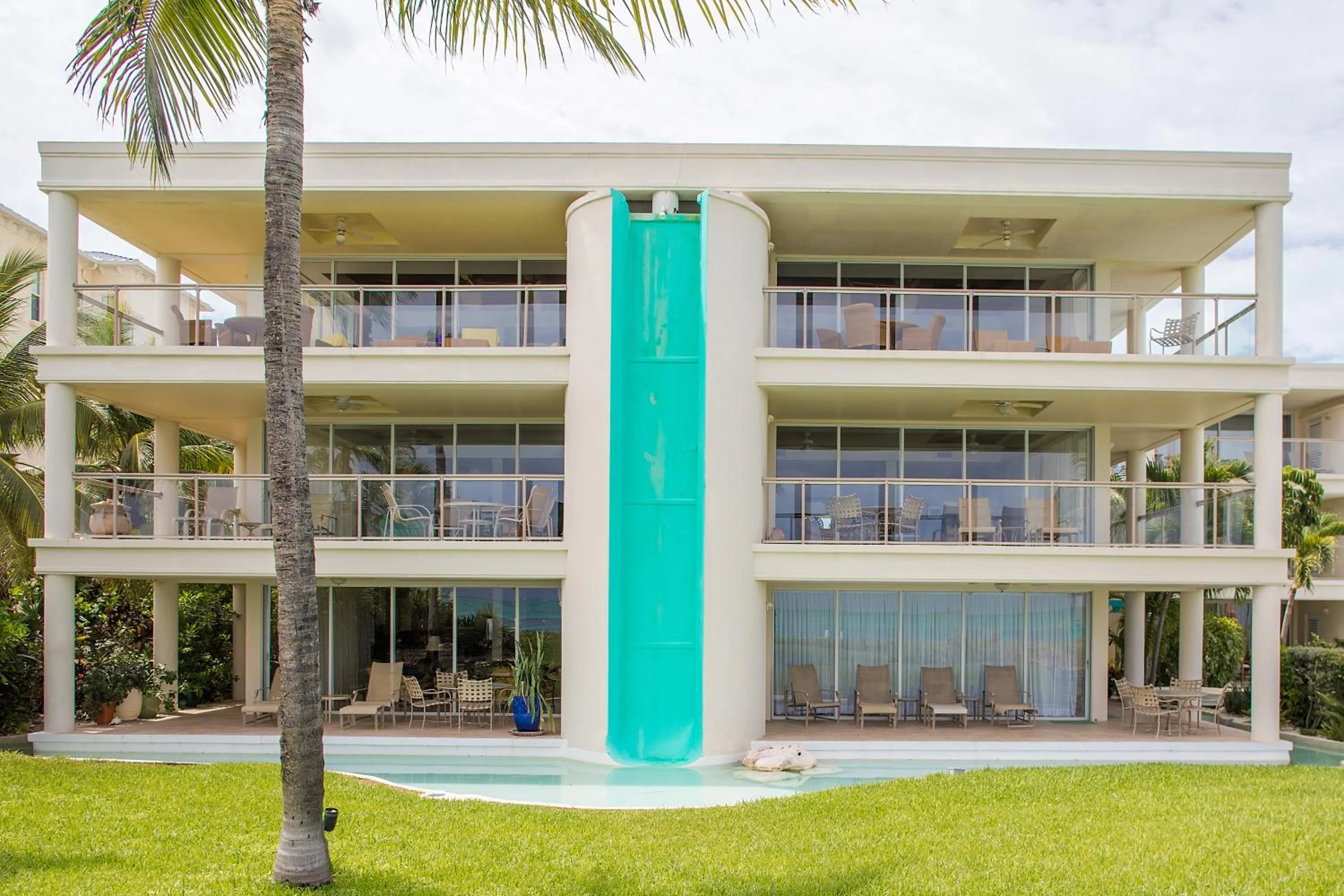 Property building in Coral Gardens on Grace Bay
