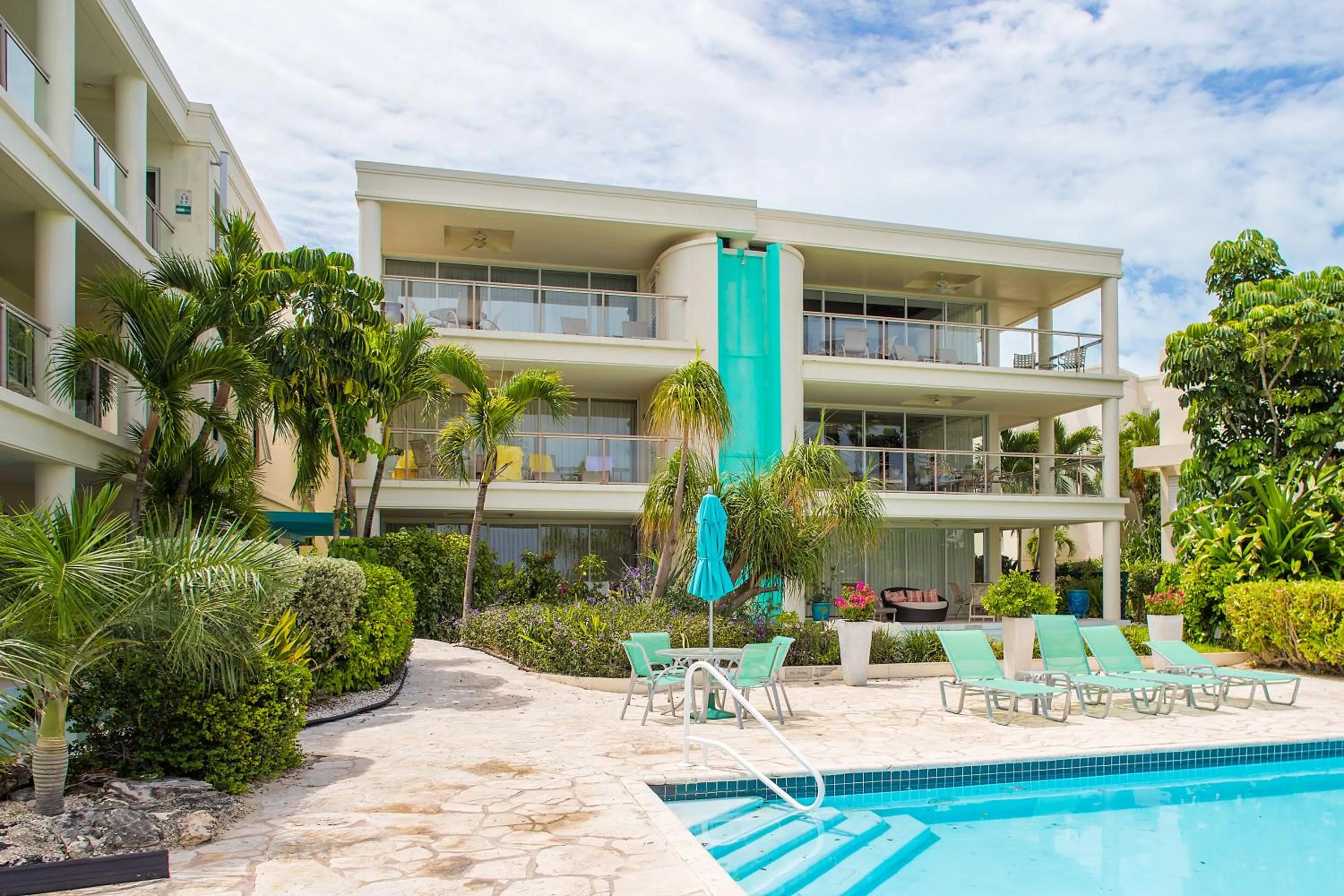 Property building in Coral Gardens on Grace Bay