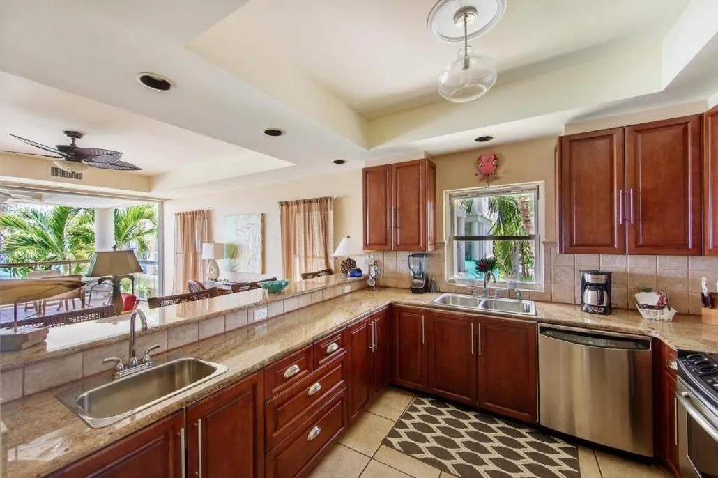 Kitchen or kitchenette in Coral Gardens on Grace Bay