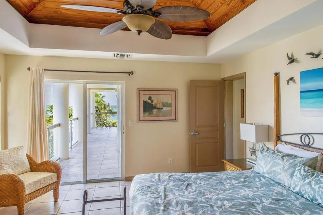 Balcony/Terrace, Bed in Coral Gardens on Grace Bay