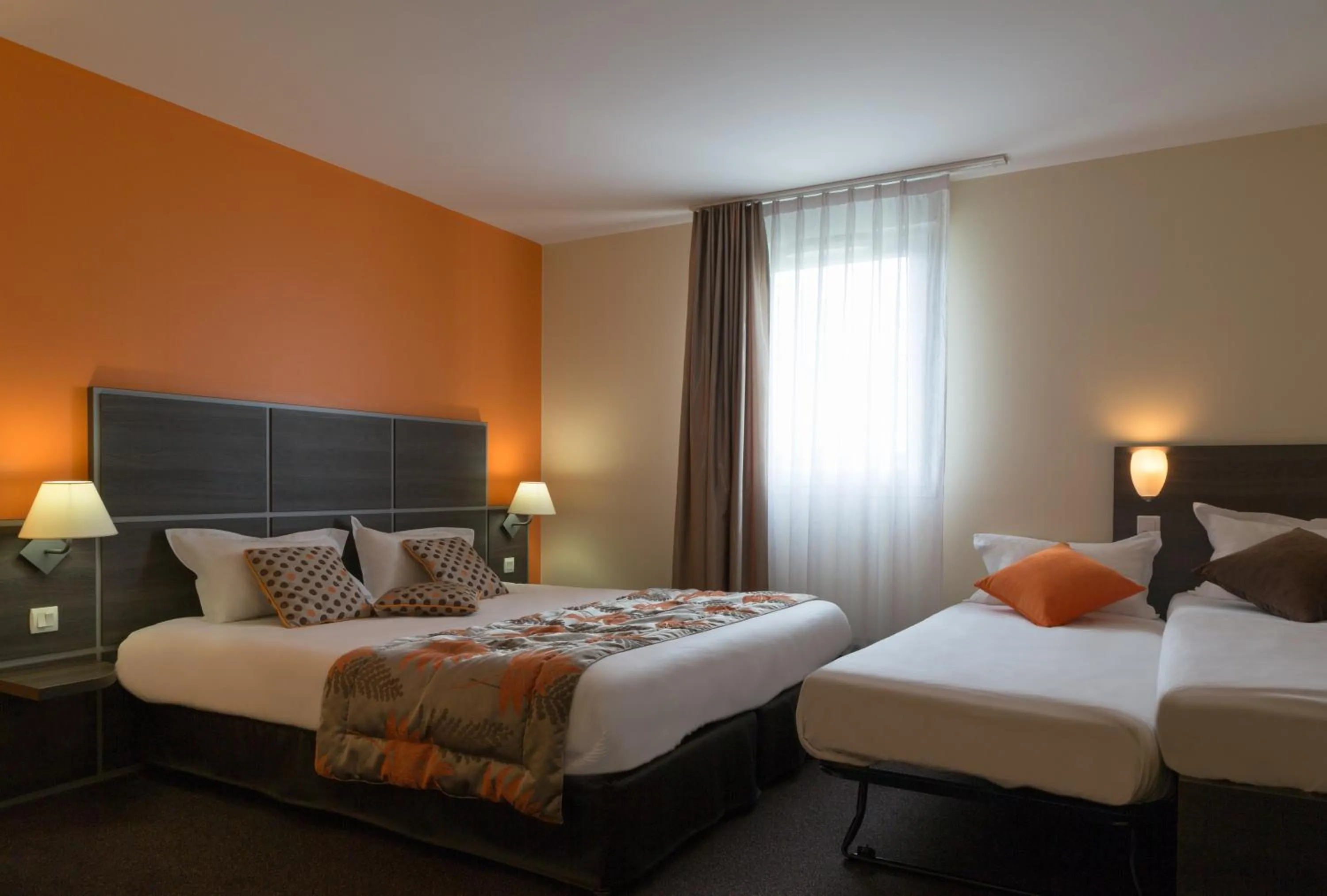 Bed in The Originals Boutique, Actuel Hôtel, Saint-Etienne Aéroport