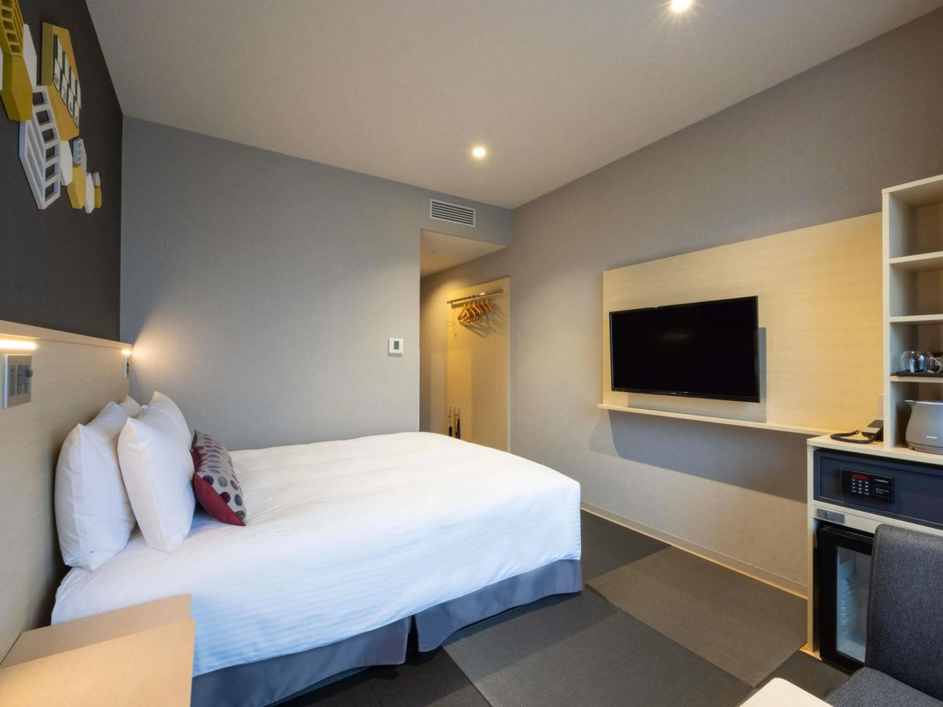 Bedroom, Bed in ibis Styles Tokyo Ginza East