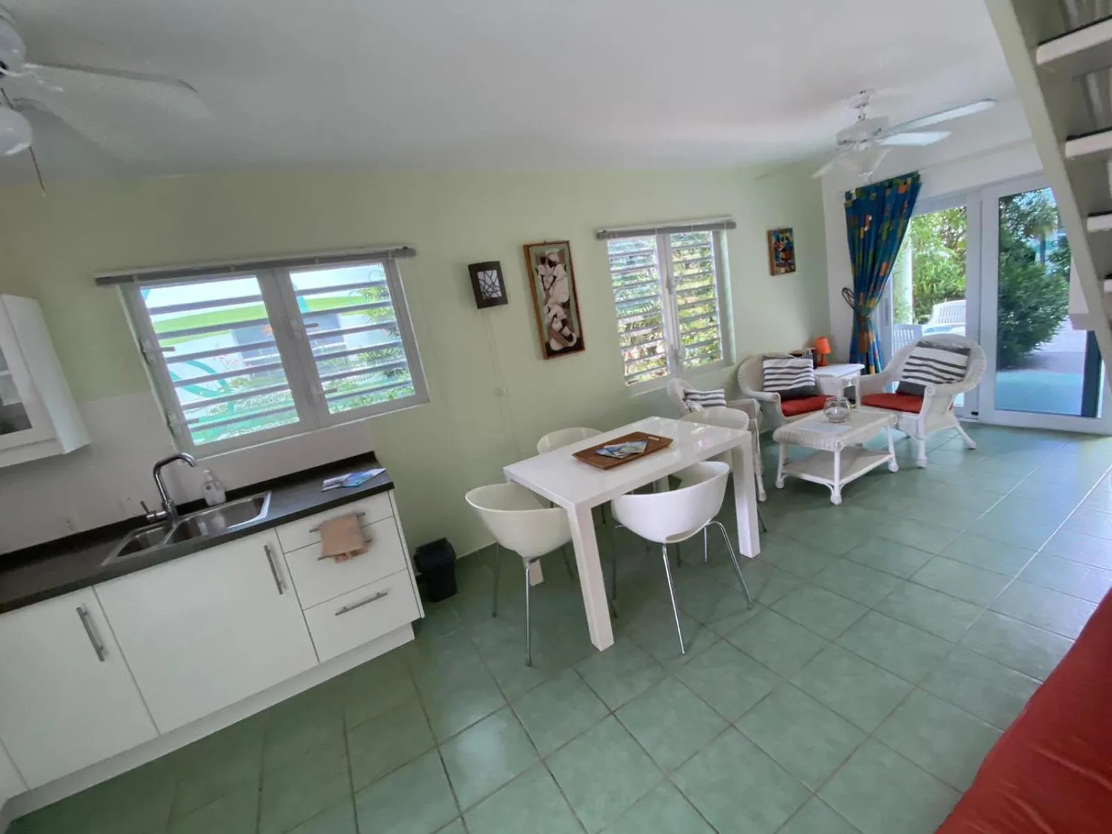 Photo of the whole room in Heliemar