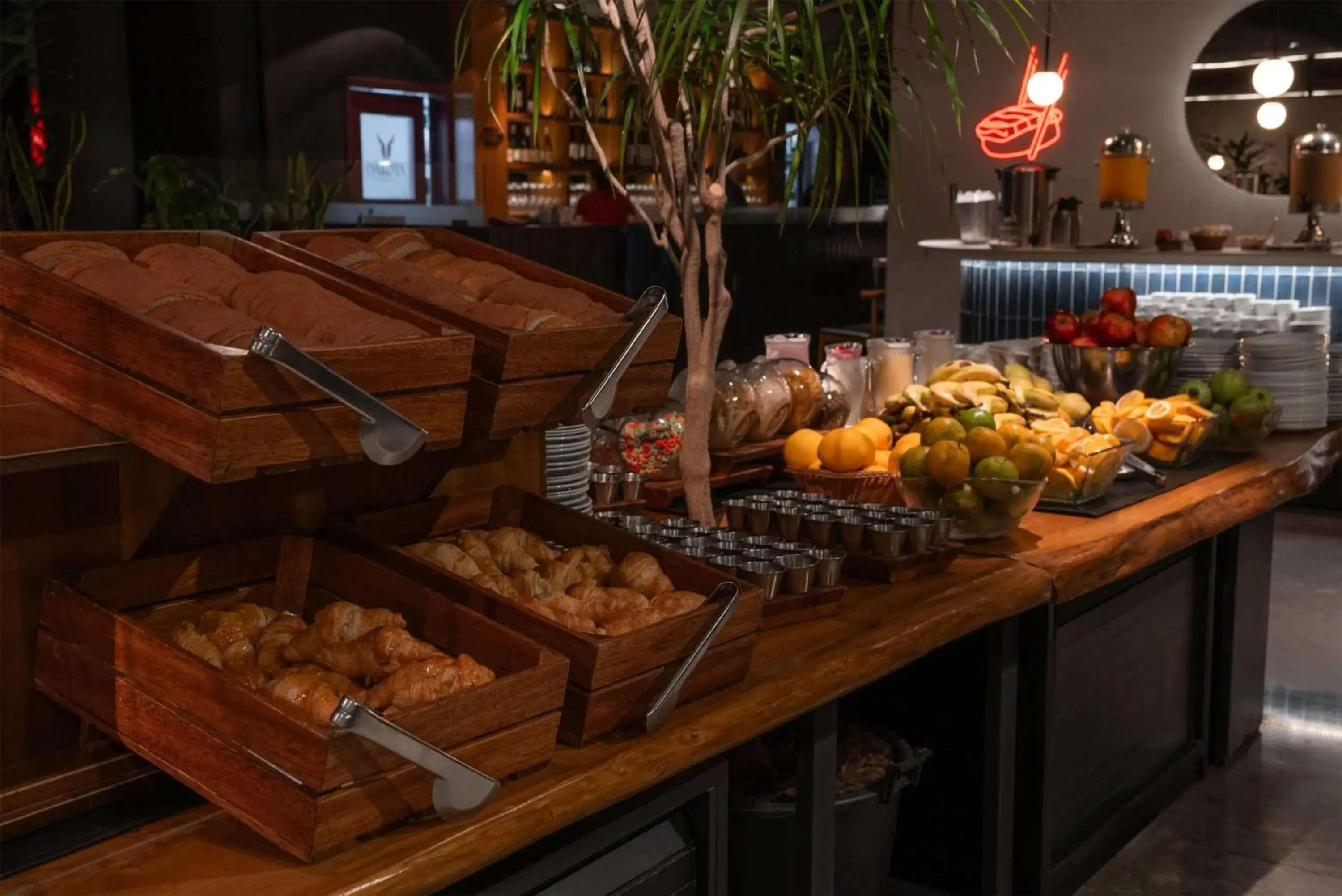 Restaurant/places to eat in Dazzler by Wyndham Montevideo Restaurant/places to eat in Dazzler by Wyndham Montevideo