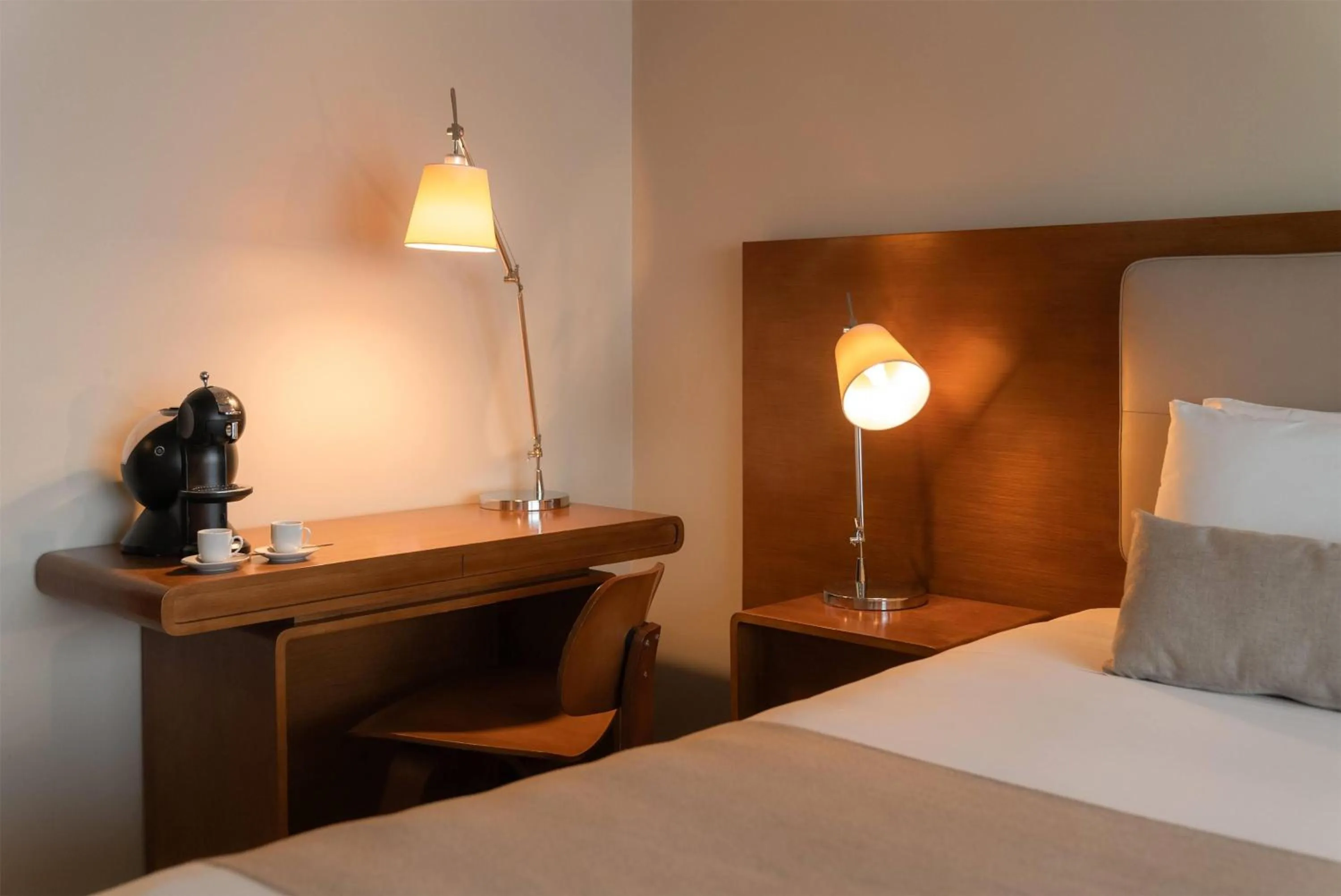 Photo of the whole room, Bed in Dazzler by Wyndham Montevideo