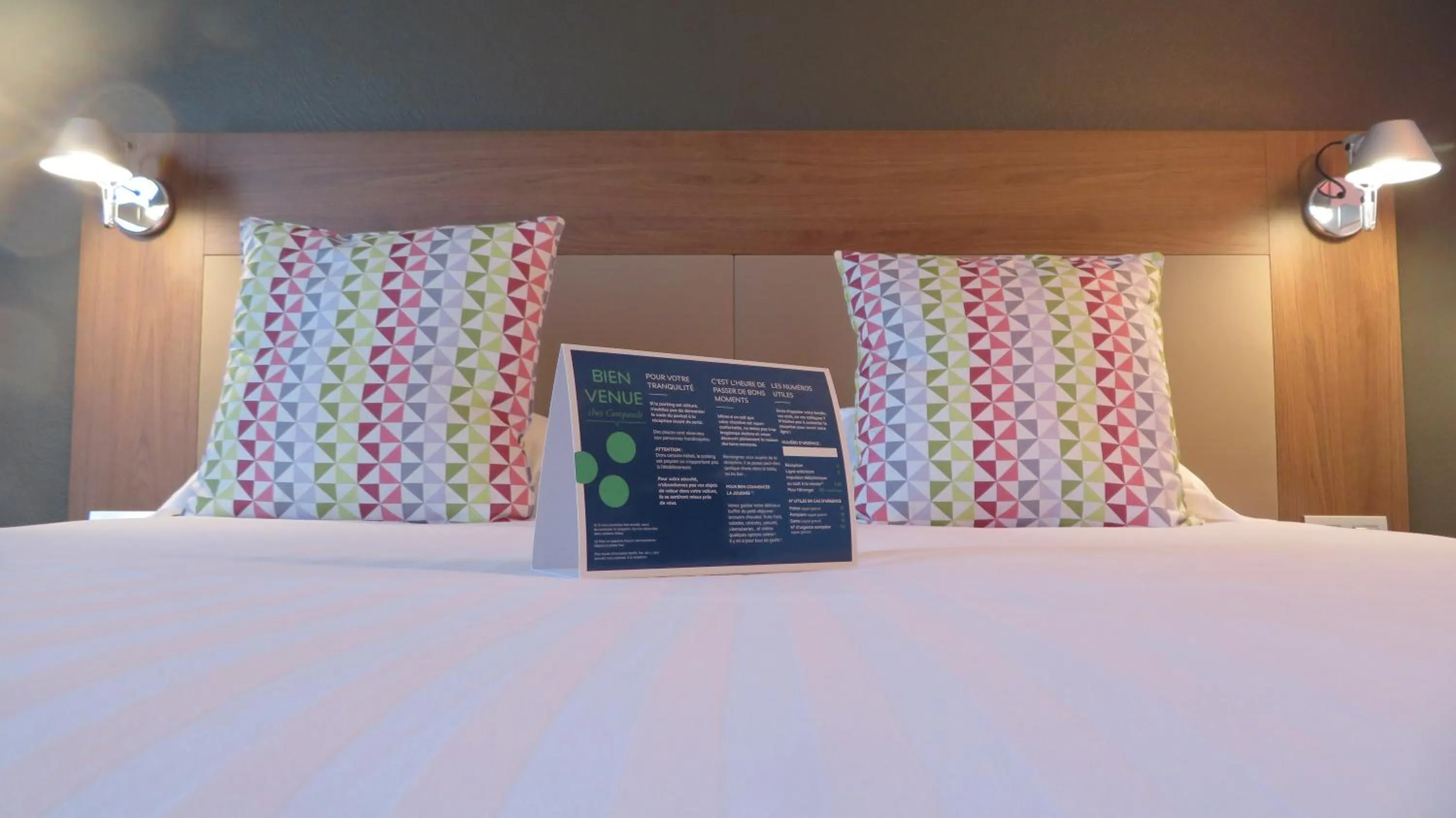 Bed in Campanile Chartres Centre - Gare - Cathédrale