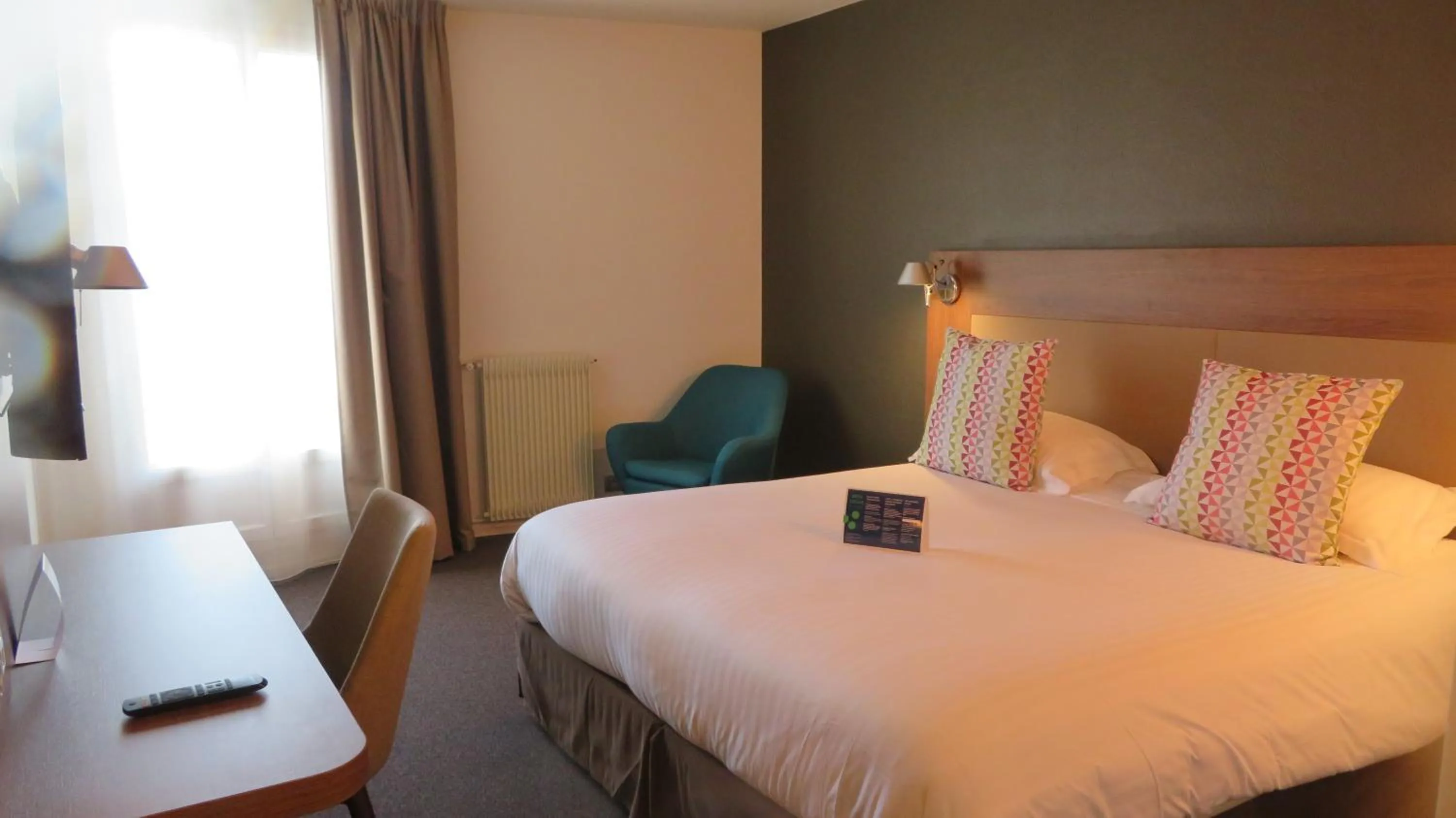 Photo of the whole room, Bed in Campanile Chartres Centre - Gare - Cathédrale