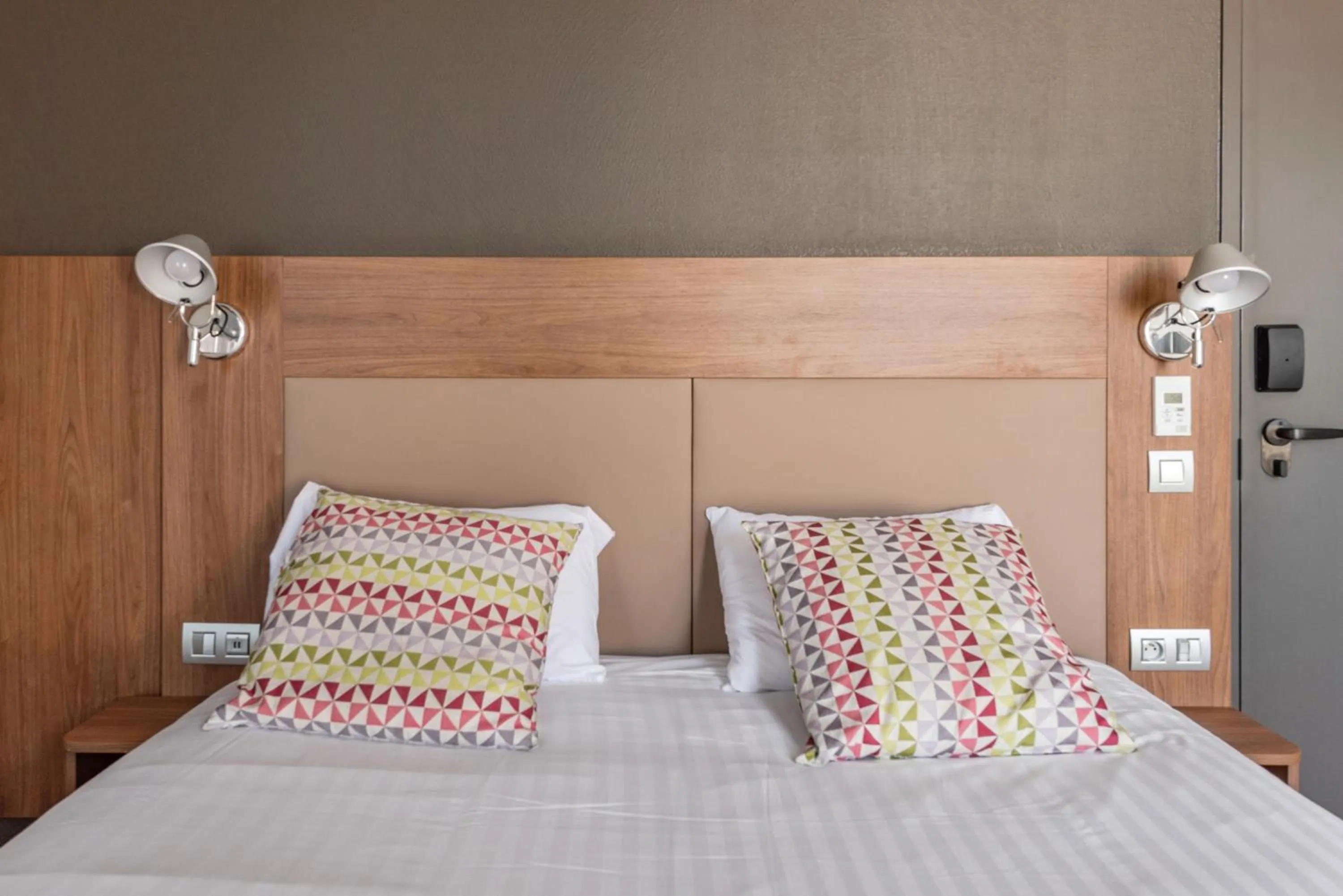 Bed in Campanile Chartres Centre - Gare - Cathédrale