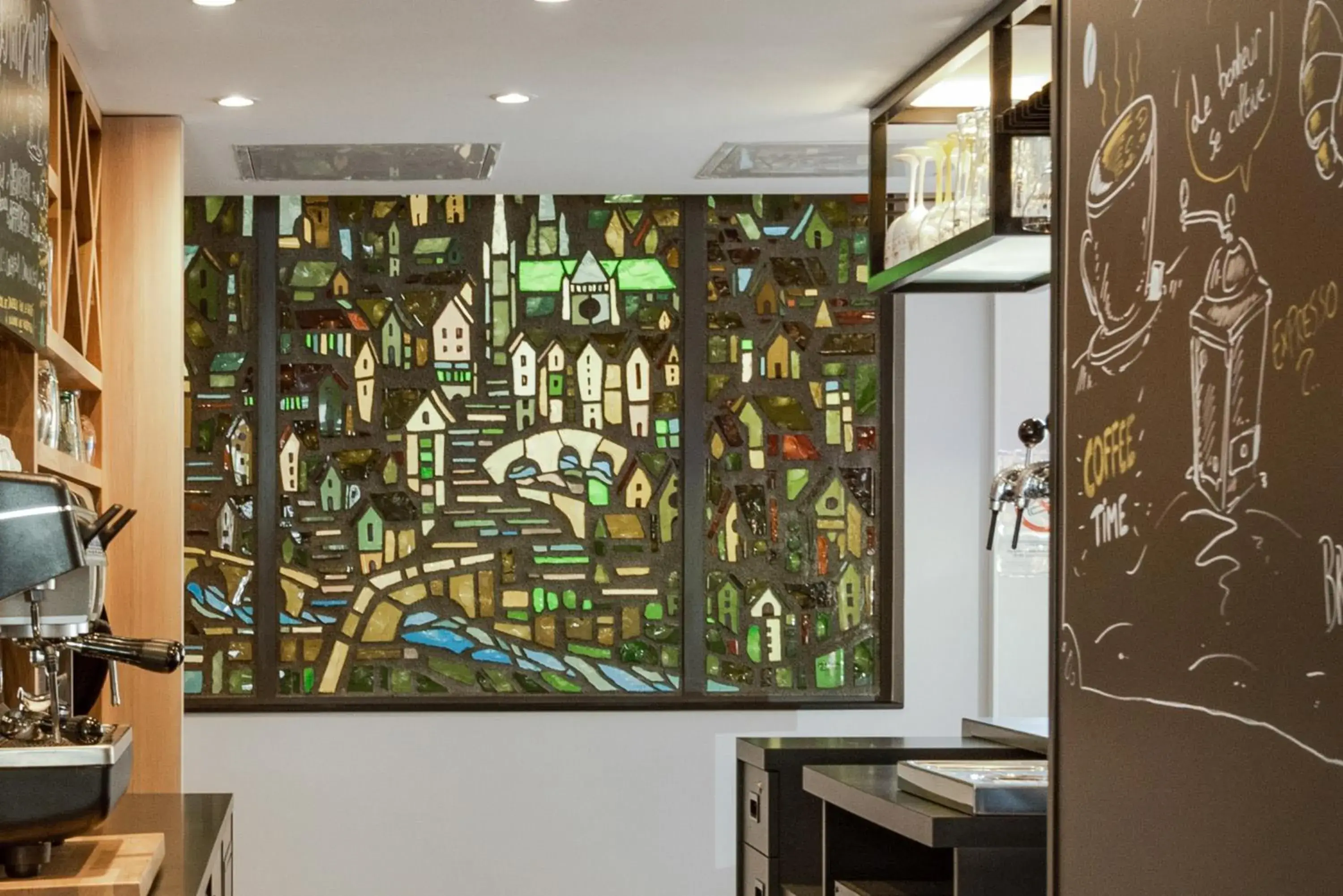 Lobby or reception in Campanile Chartres Centre - Gare - Cathédrale Lobby or reception in Campanile Chartres Centre - Gare - Cathédrale