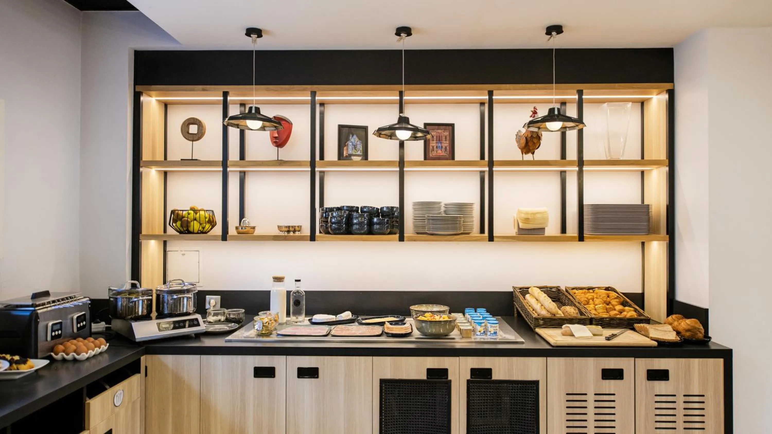 Breakfast in Campanile Chartres Centre - Gare - Cathédrale