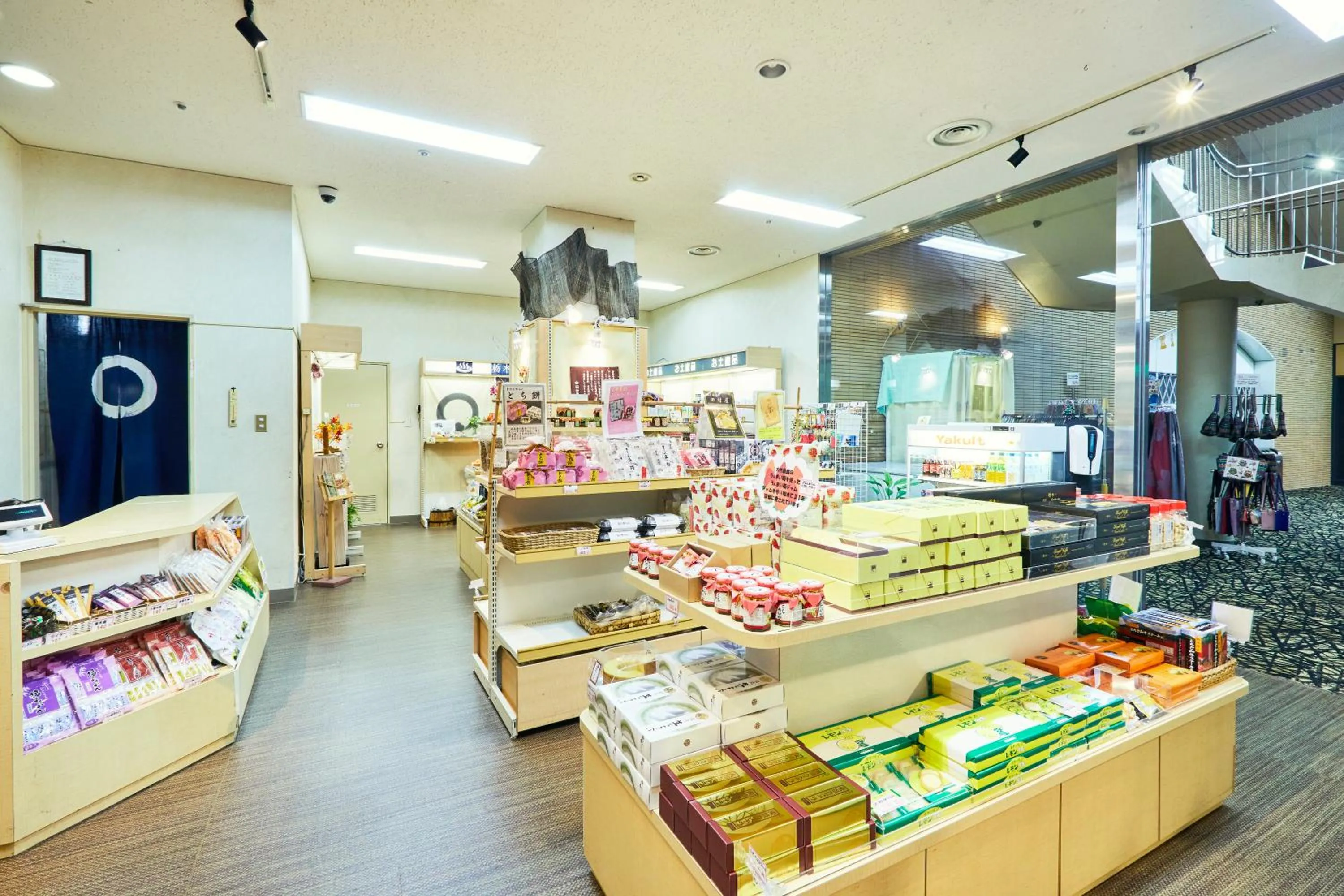 Shopping Area in KAMENOI HOTEL Kitsuregawa