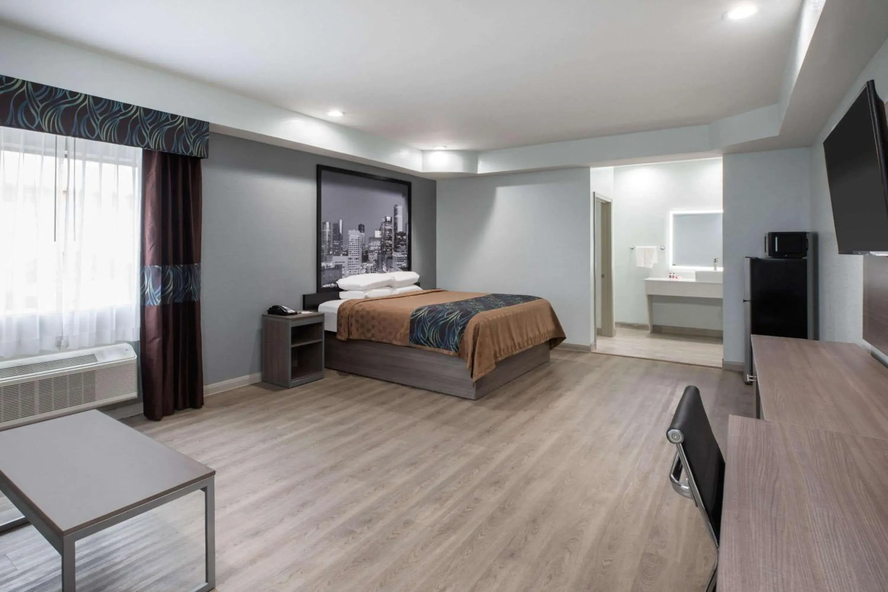 Photo of the whole room, Bed in Super 8 by Wyndham Humble Houston Fallcreek Photo of the whole room, Bed in Super 8 by Wyndham Humble Houston Fallcreek