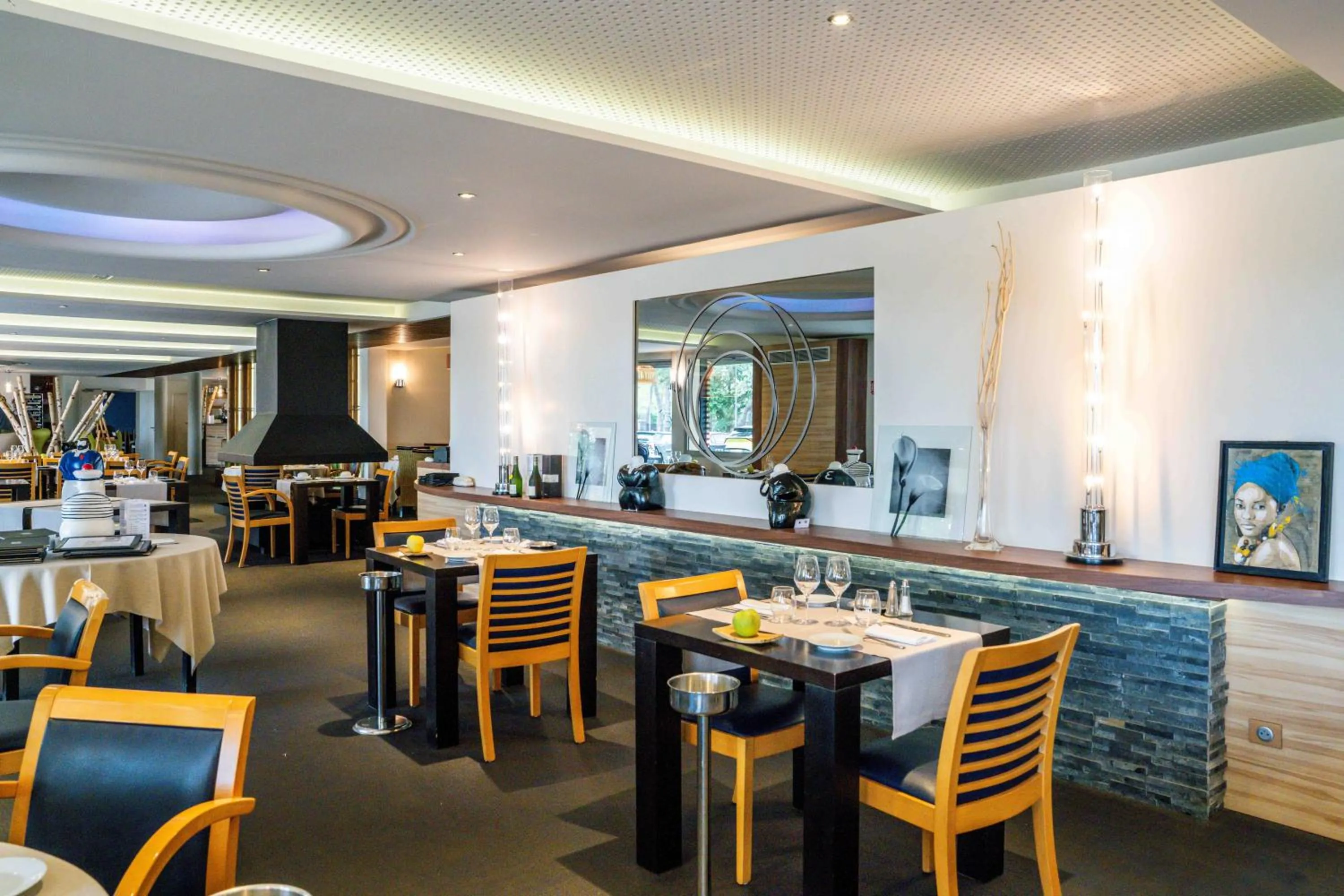 Restaurant/places to eat in Hotel Logis Lacotel