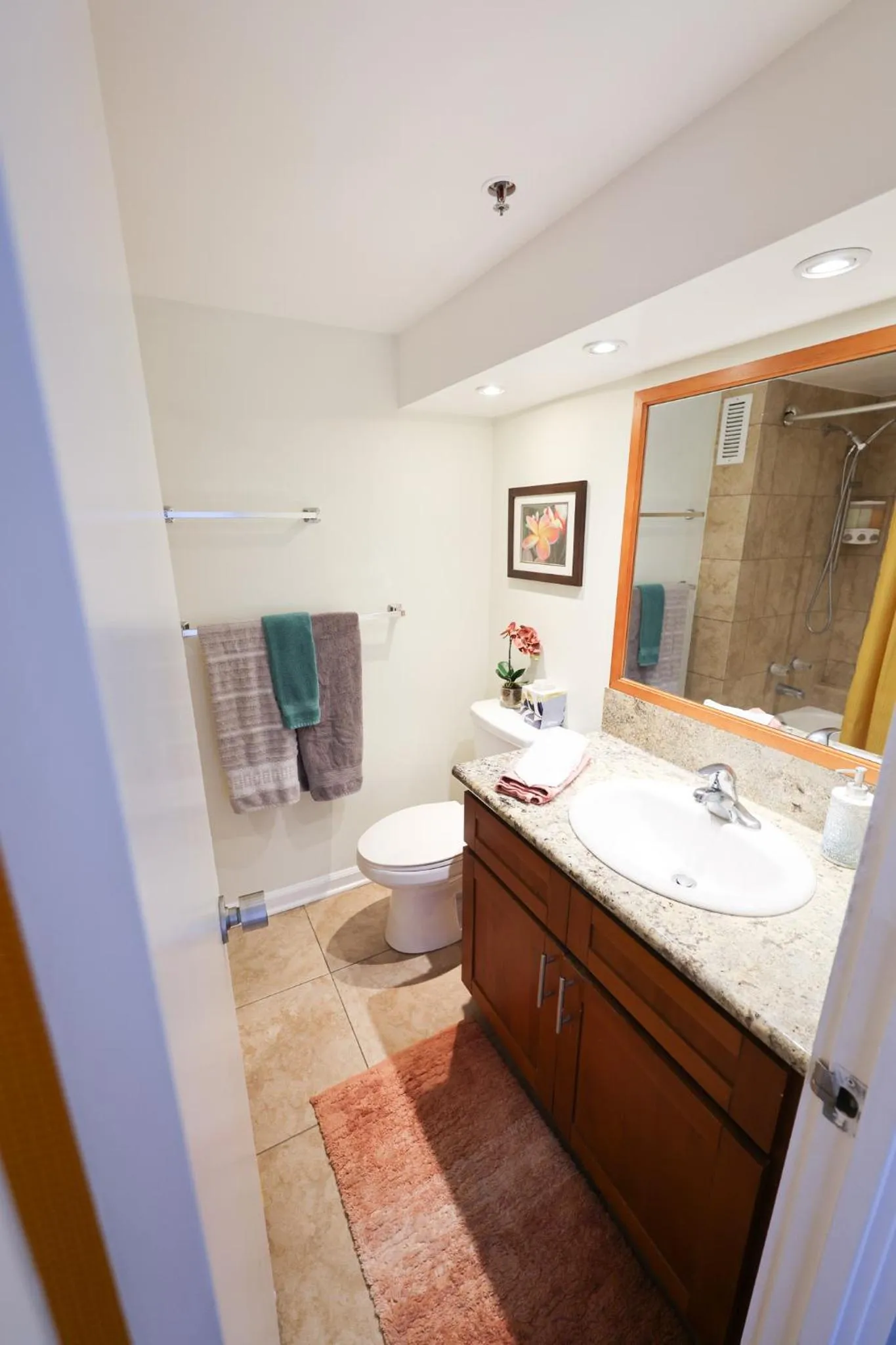 Tropical Studios at Marine Surf Waikiki - FREE PARKING - BEST LOCATION - FULL KITCHEN - SWIMMING POOL