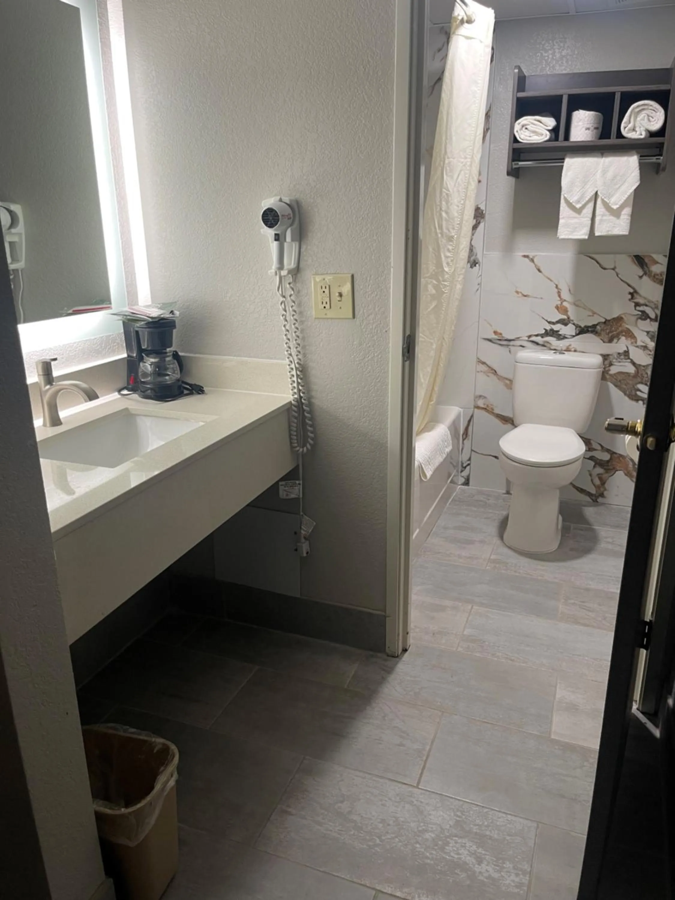 HomeTown Inn and Suites Belle Plaine