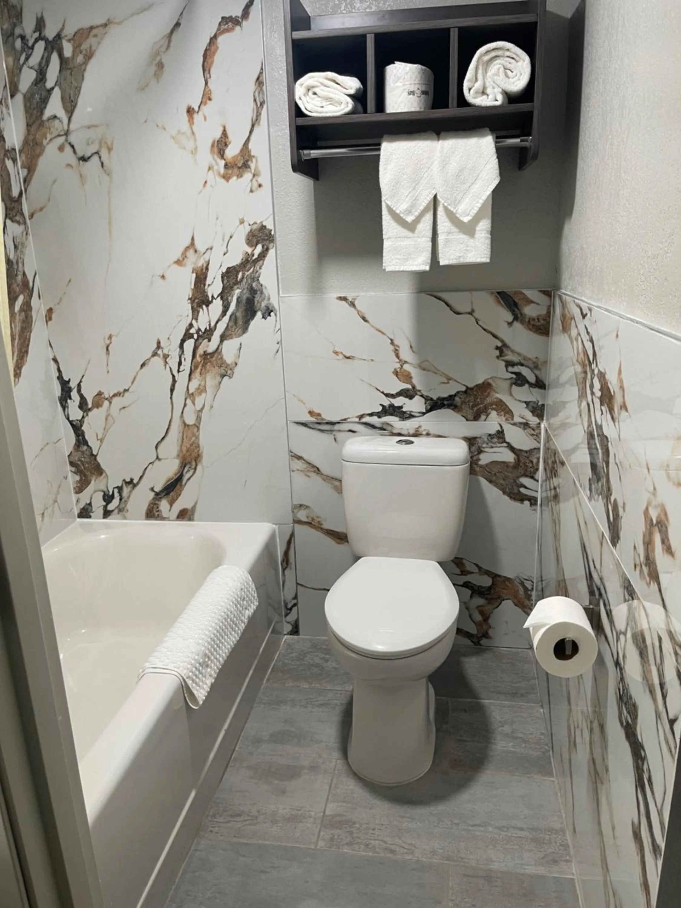 HomeTown Inn and Suites Belle Plaine