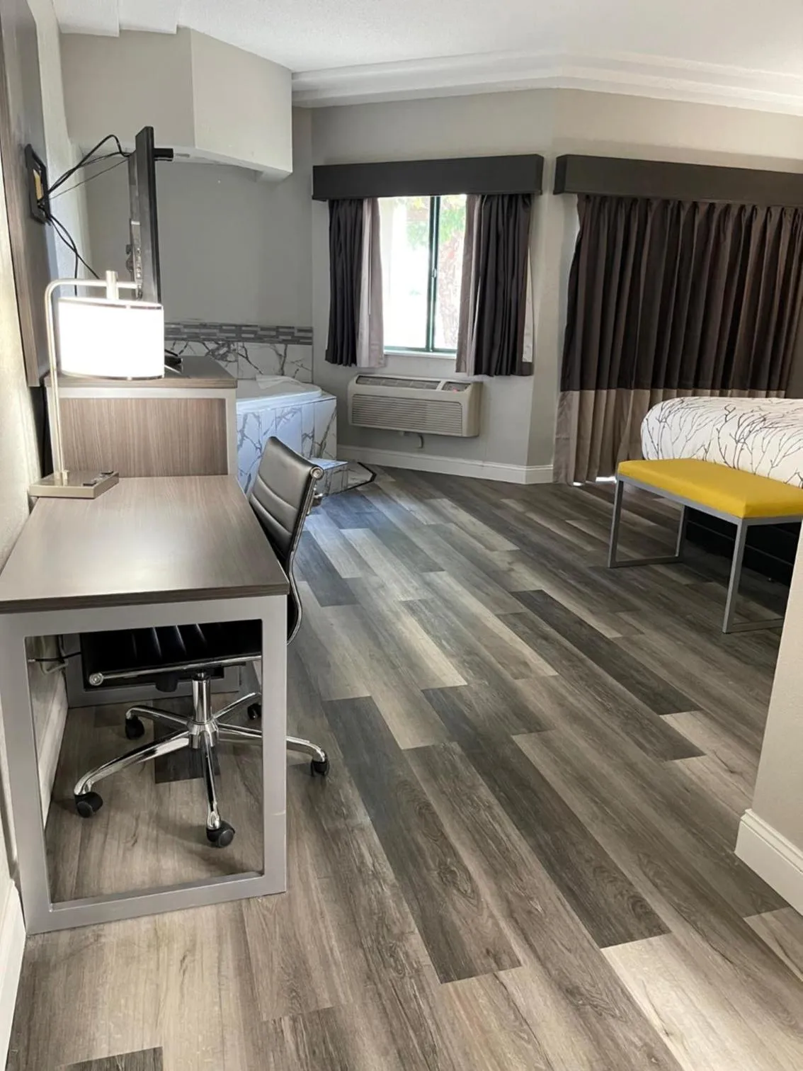 HomeTown Inn and Suites Belle Plaine