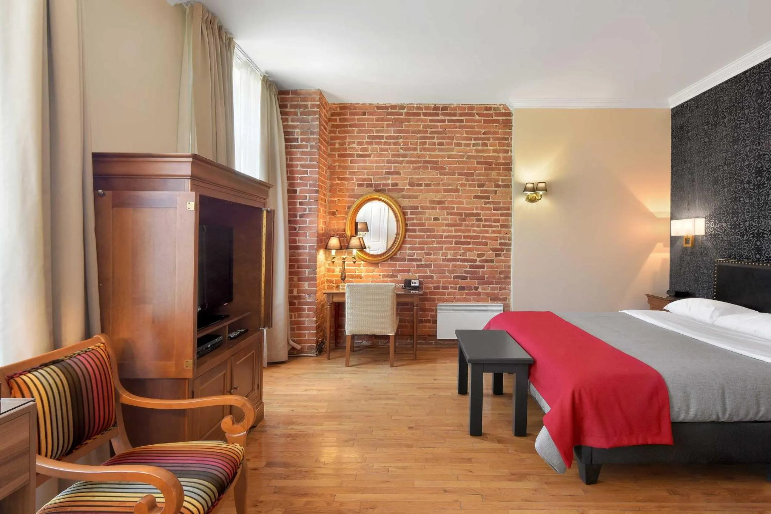 Photo of the whole room, Bed in Hotel Bonaparte