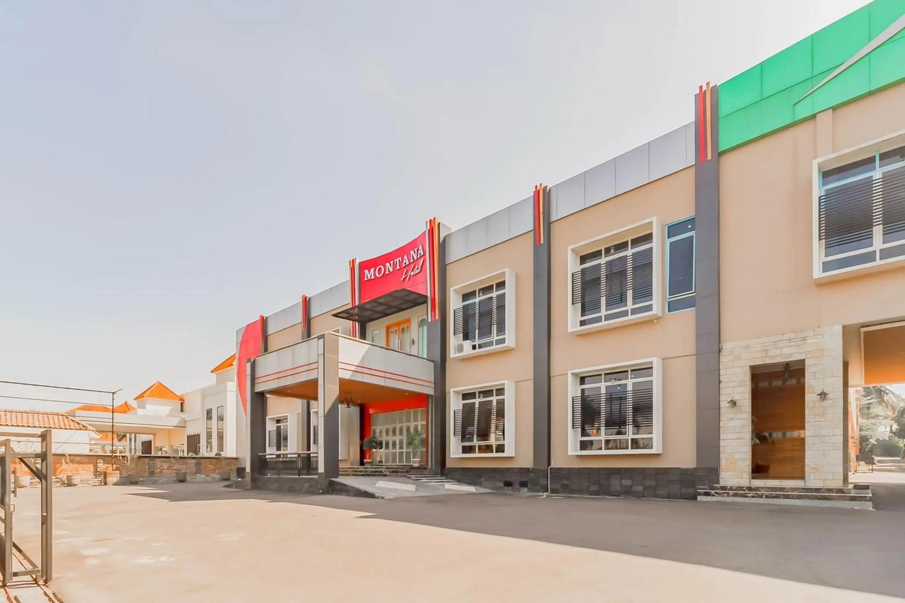 Property building in RedDoorz Resort Premium @ Sangkan Hurip Kuningan Property building in RedDoorz Resort Premium @ Sangkan Hurip Kuningan