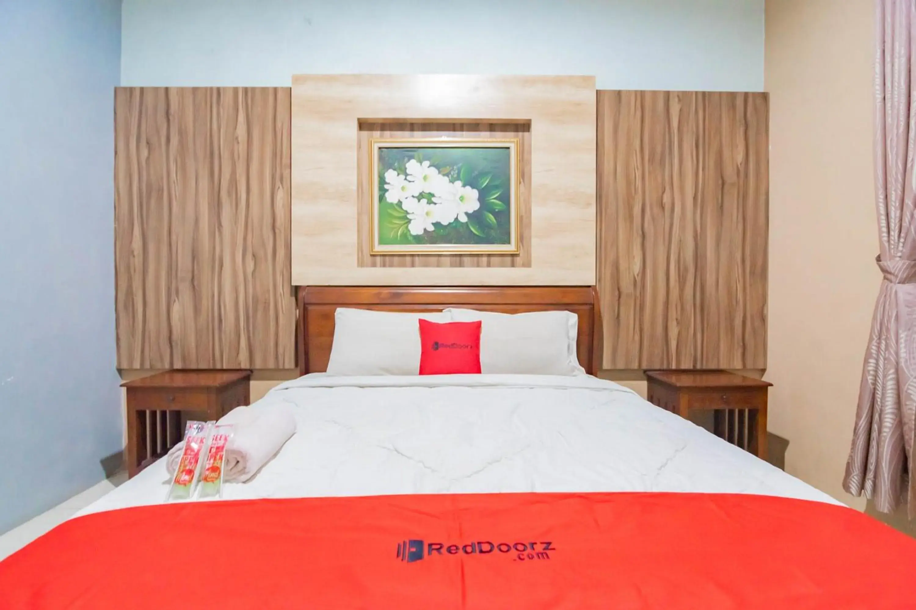 Bed in RedDoorz Resort Premium @ Sangkan Hurip Kuningan Bed in RedDoorz Resort Premium @ Sangkan Hurip Kuningan