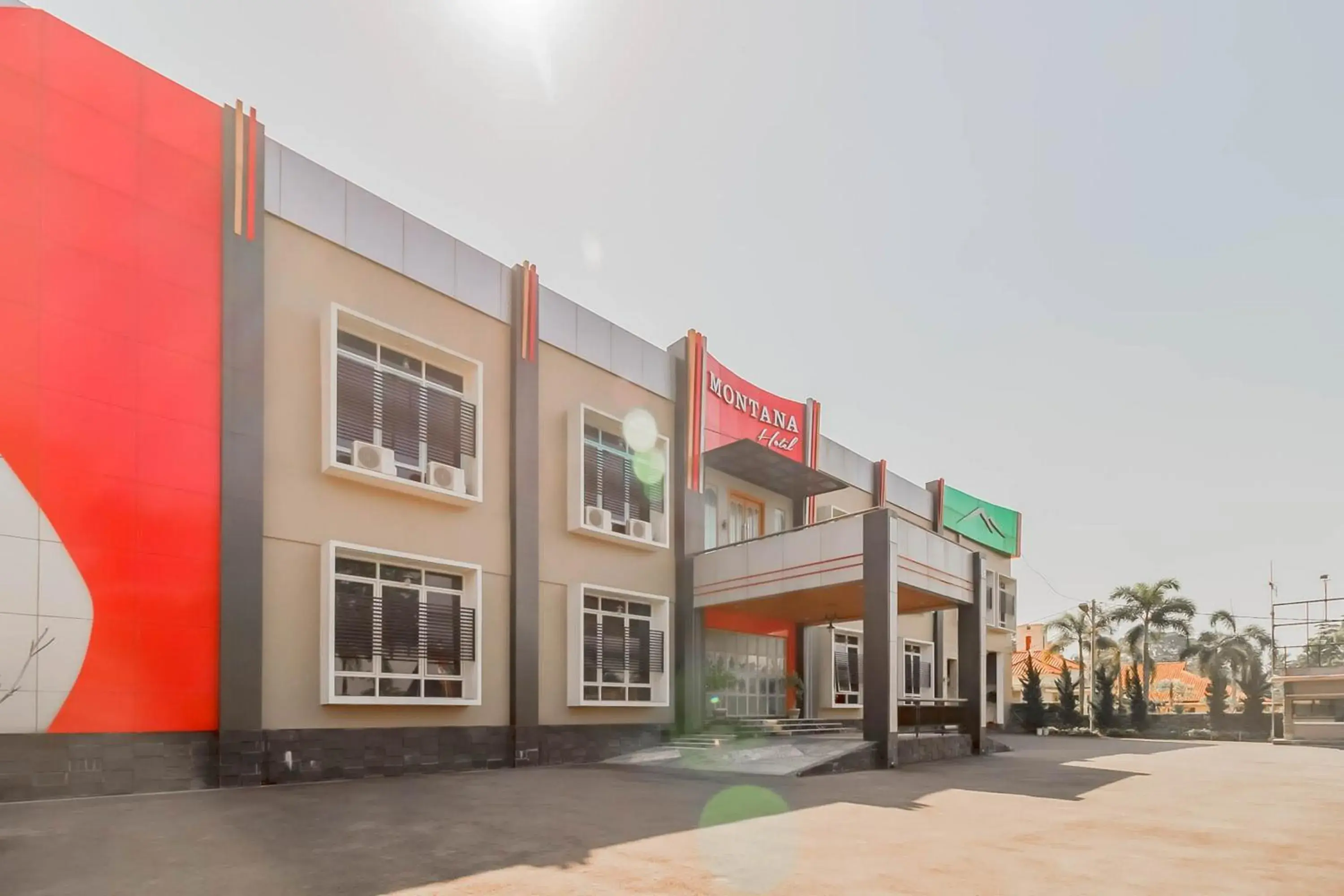 Property building in RedDoorz Resort Premium @ Sangkan Hurip Kuningan Property building in RedDoorz Resort Premium @ Sangkan Hurip Kuningan