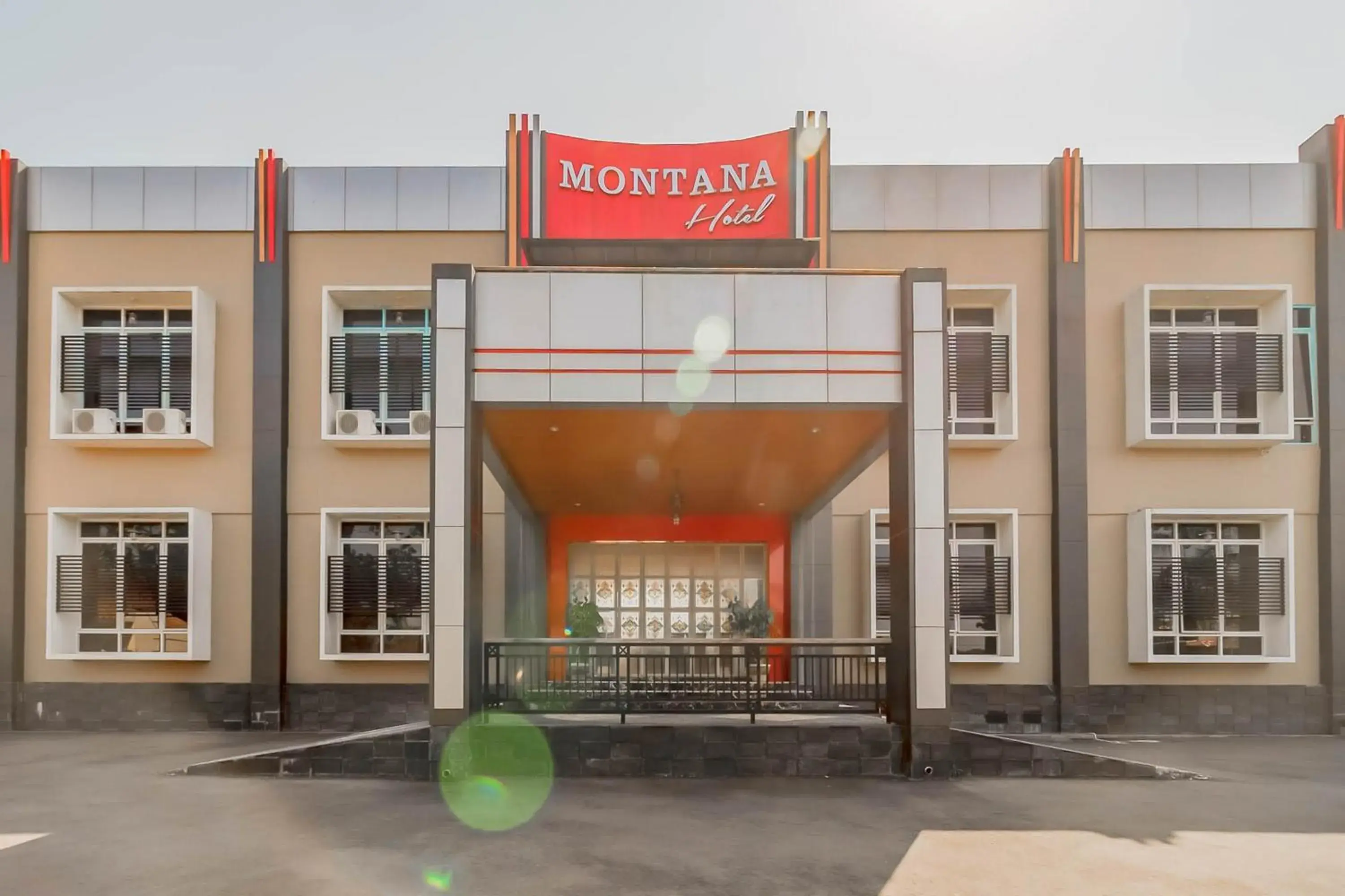 Property building in RedDoorz Resort Premium @ Sangkan Hurip Kuningan Property building in RedDoorz Resort Premium @ Sangkan Hurip Kuningan