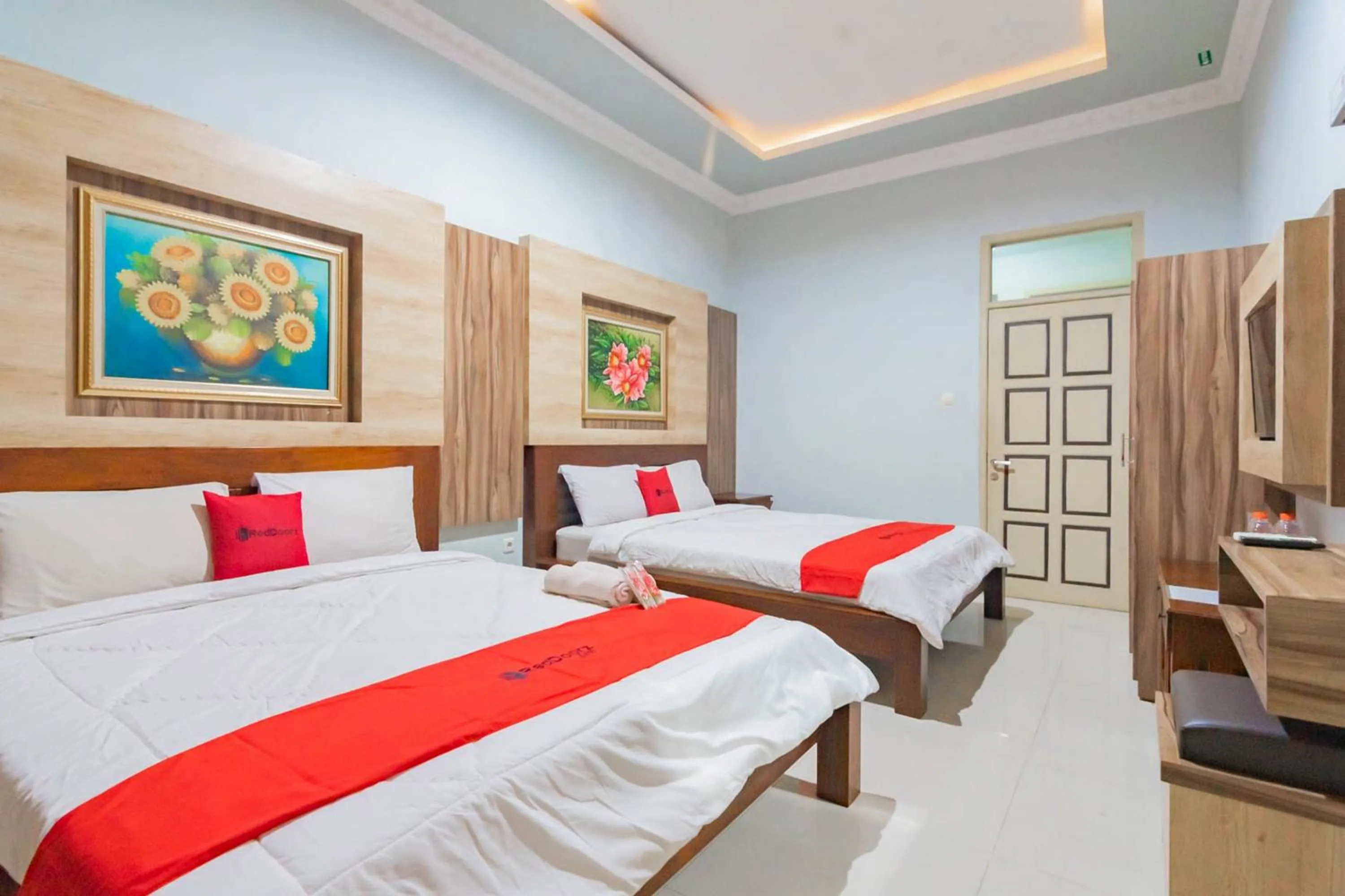 Bed in RedDoorz Resort Premium @ Sangkan Hurip Kuningan