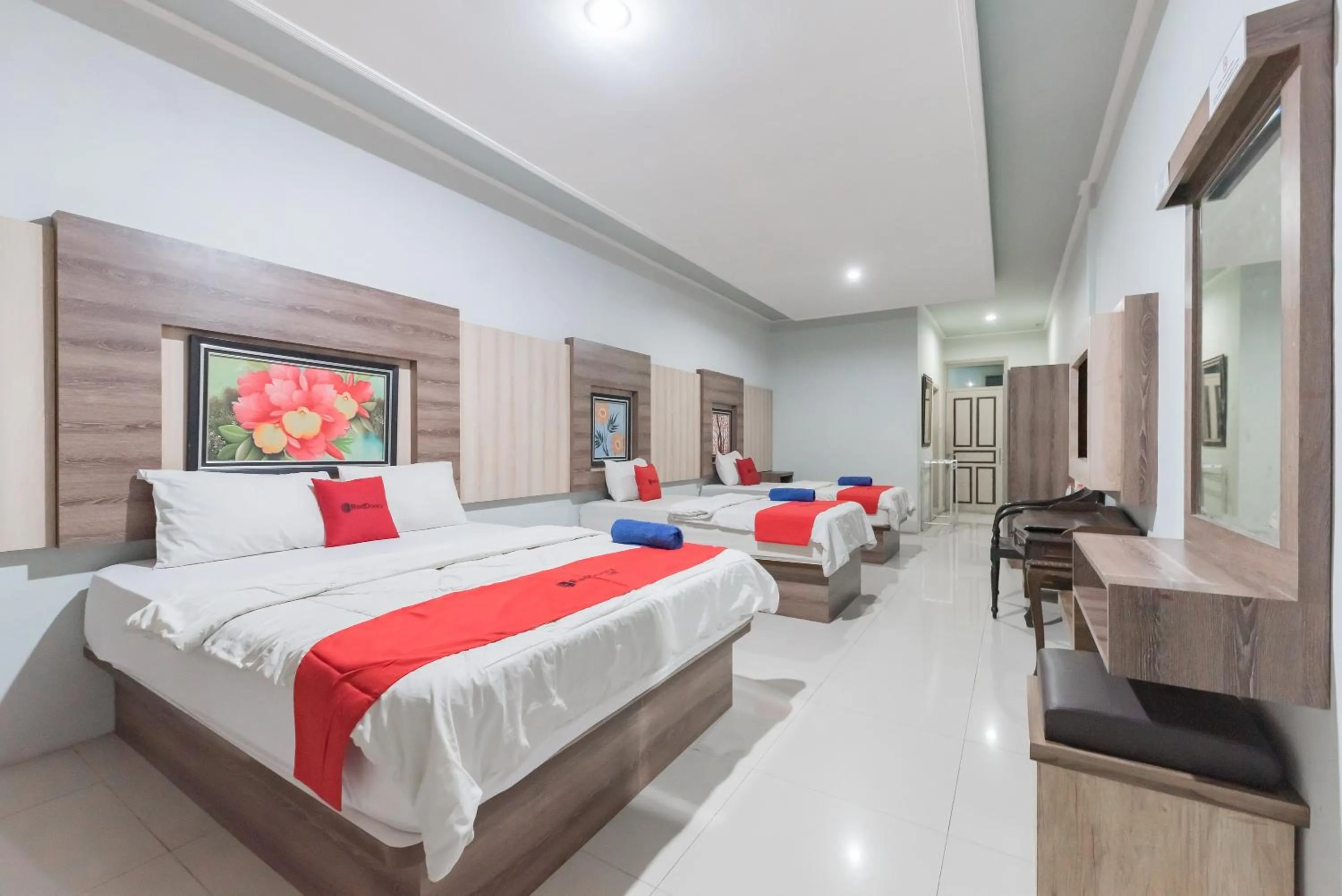 Bed in RedDoorz Resort Premium @ Sangkan Hurip Kuningan