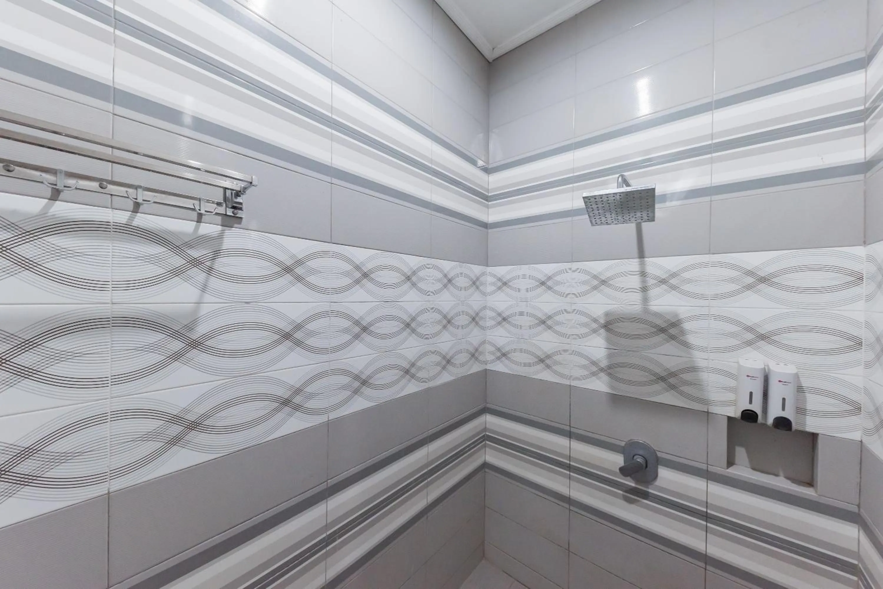 Bathroom in RedDoorz Resort Premium @ Sangkan Hurip Kuningan