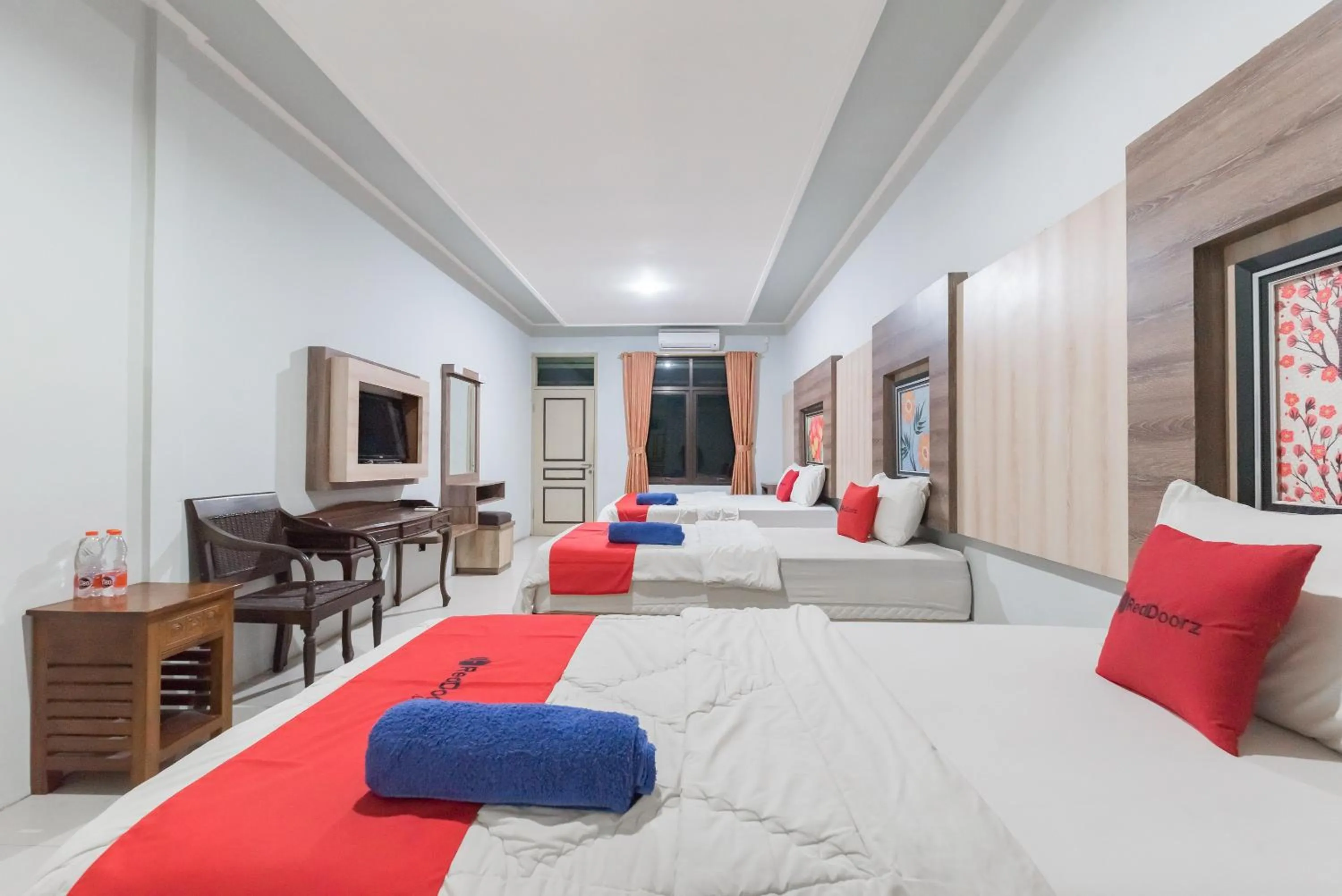 Bed in RedDoorz Resort Premium @ Sangkan Hurip Kuningan