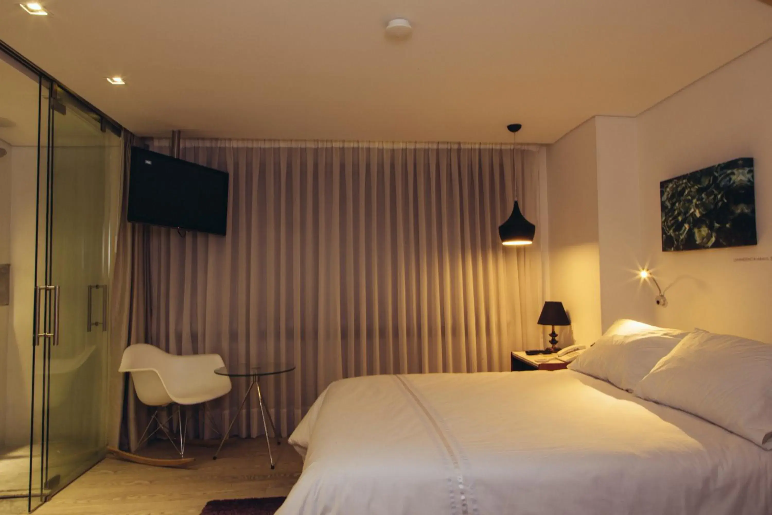 Bed in The Grace Hotel Bed in The Grace Hotel