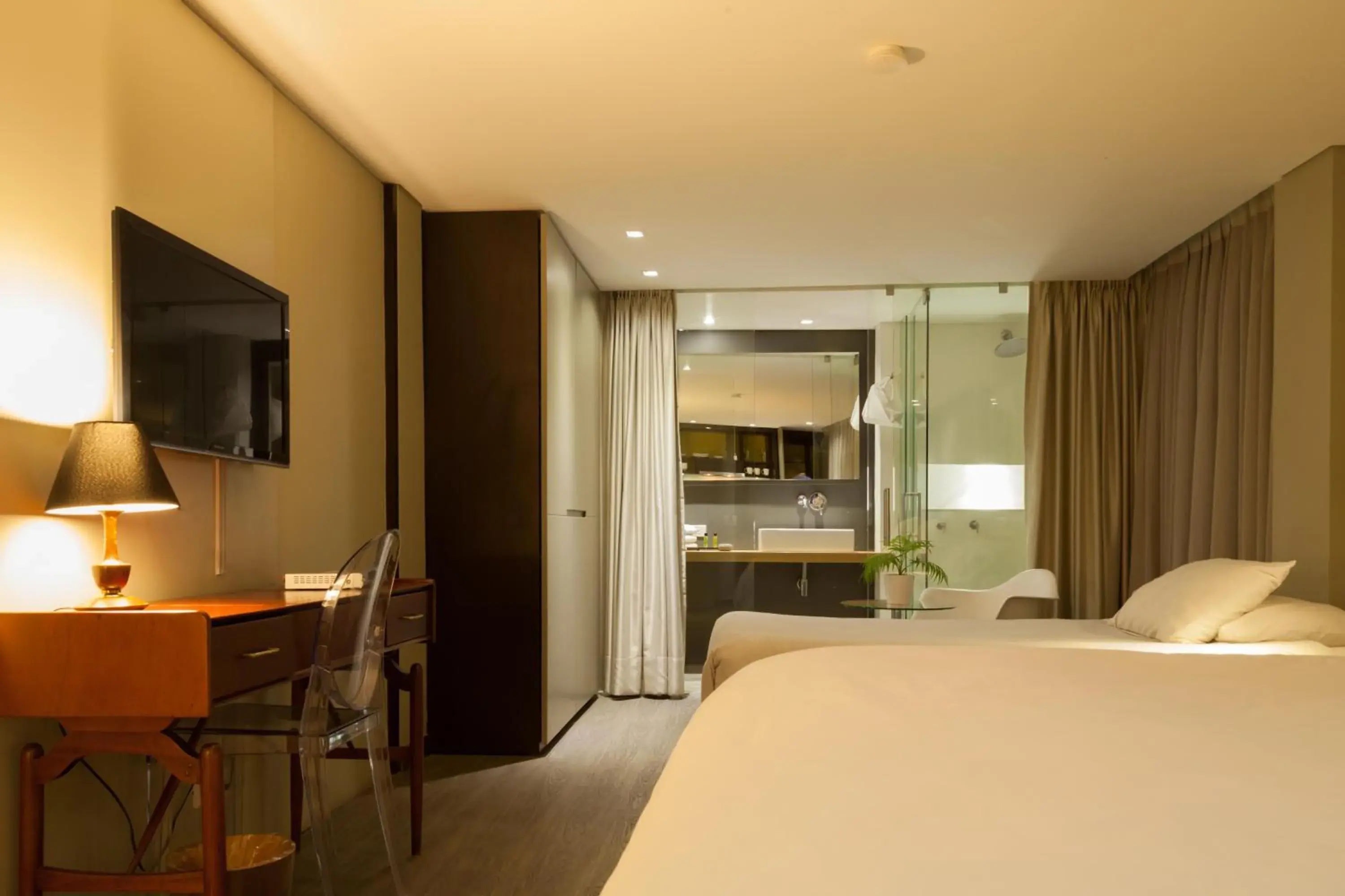 Executive Twin Suite in The Grace Hotel Executive Twin Suite in The Grace Hotel