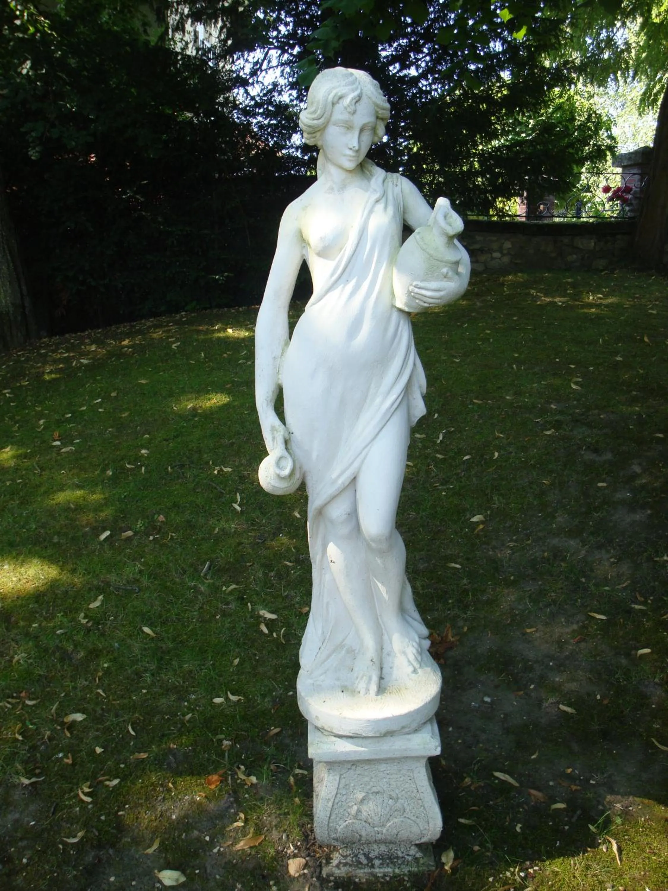 Facade/entrance in Hostellerie Du Royal Lieu