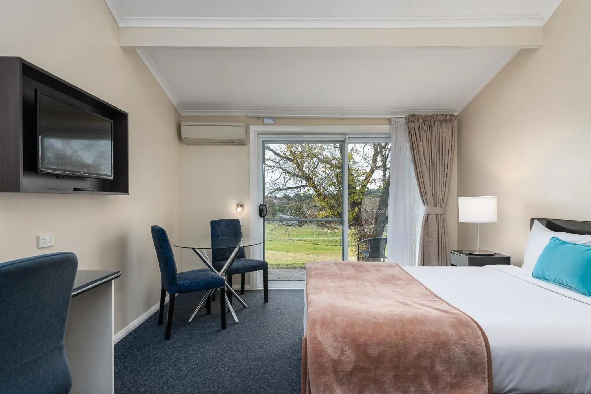 Queen Suite in Moore Park Inn Queen Suite in Moore Park Inn