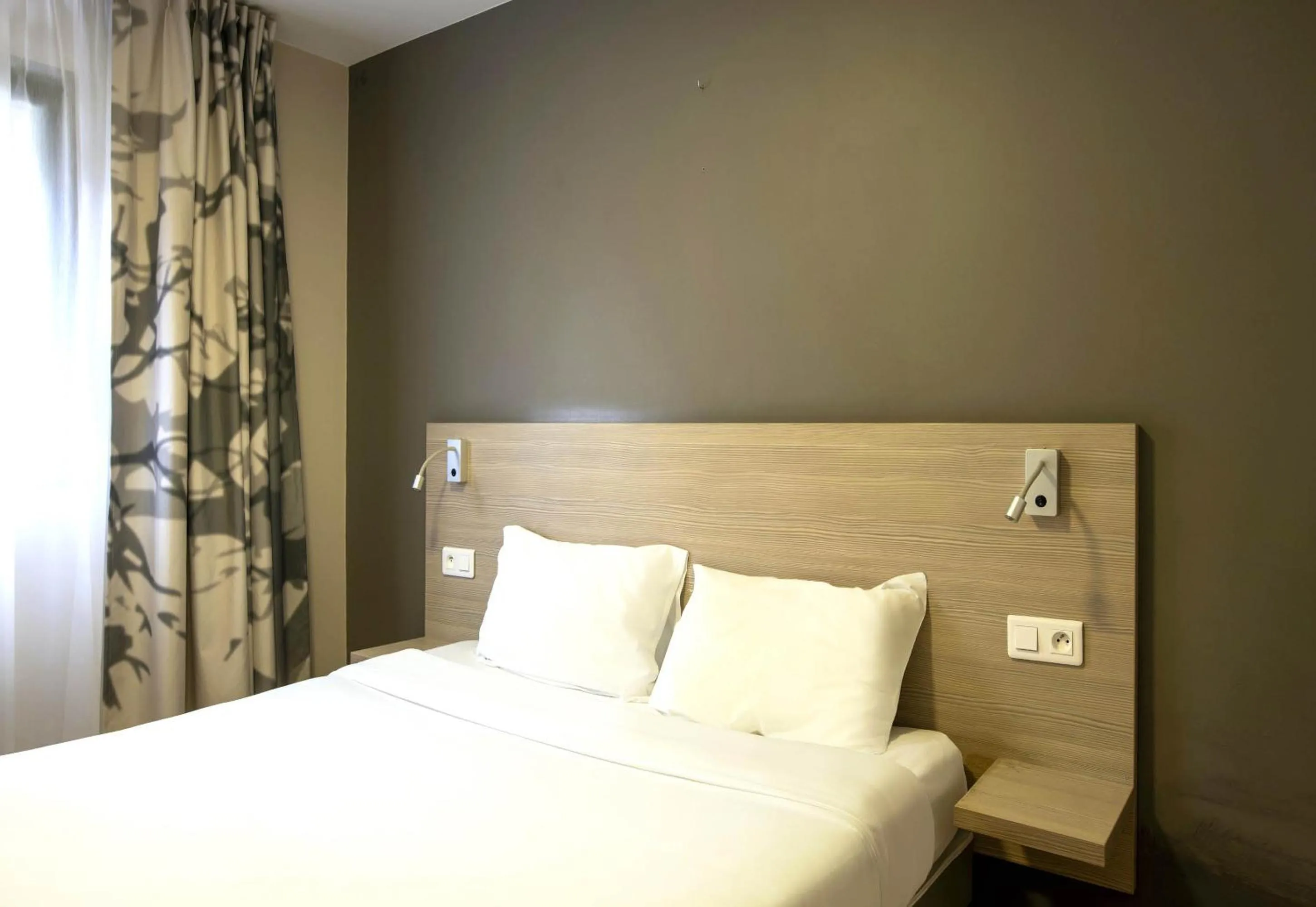 Bedroom, Bed in B&B HOTEL Bollène