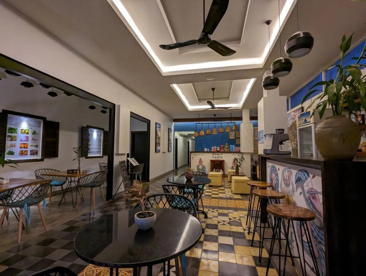 Restaurant/places to eat in Baahu Villa