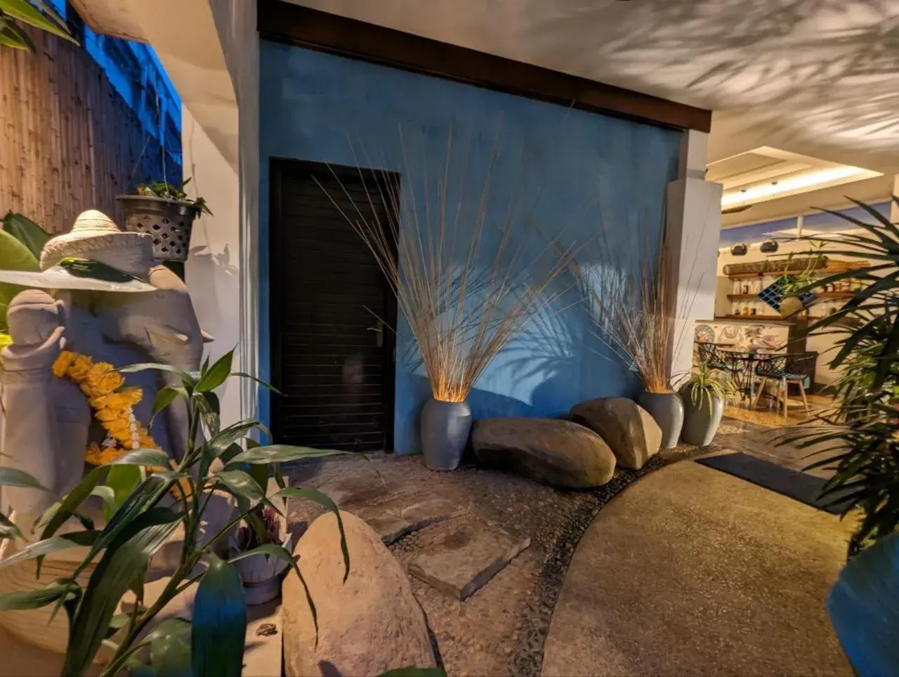 Facade/entrance in Baahu Villa Facade/entrance in Baahu Villa