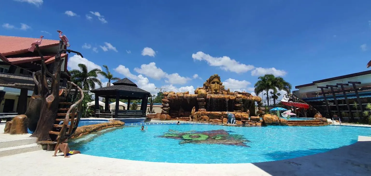 Swimming pool in MO2 Westown Hotel Iloilo