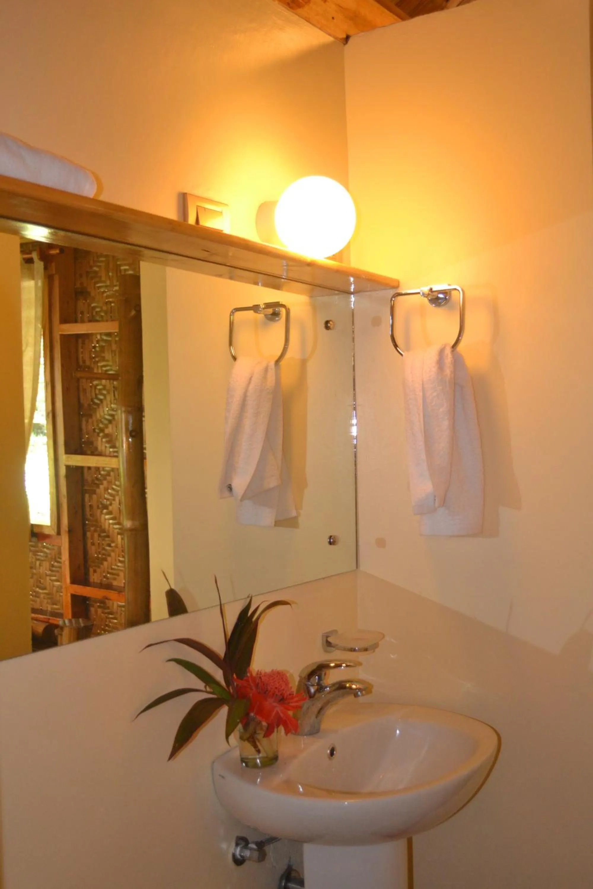 Bathroom in Camiguin Volcan Beach Eco Retreat & Dive Resort