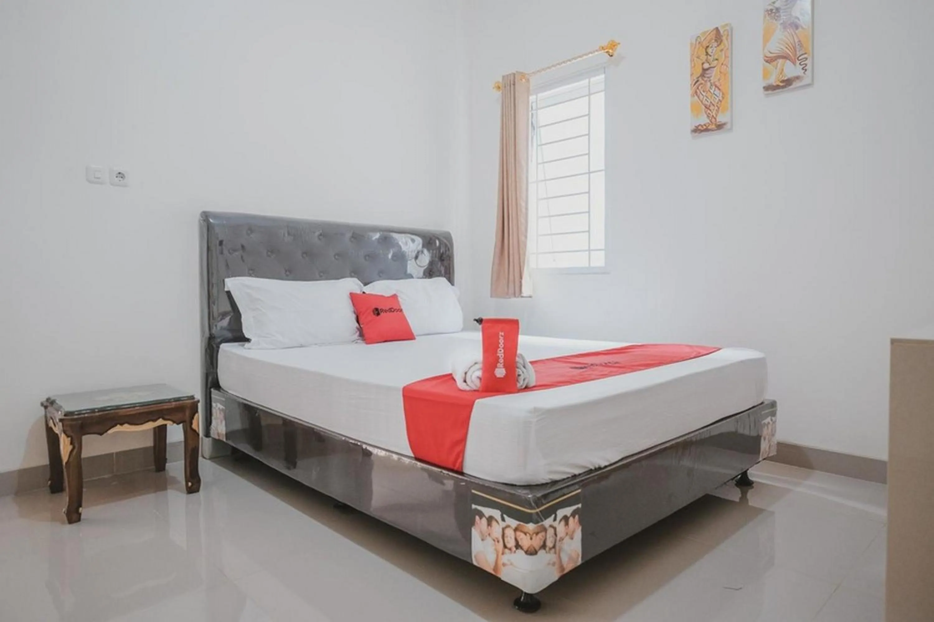 Bedroom, Bed in RedDoorz Syariah near Pahoman Lampung
