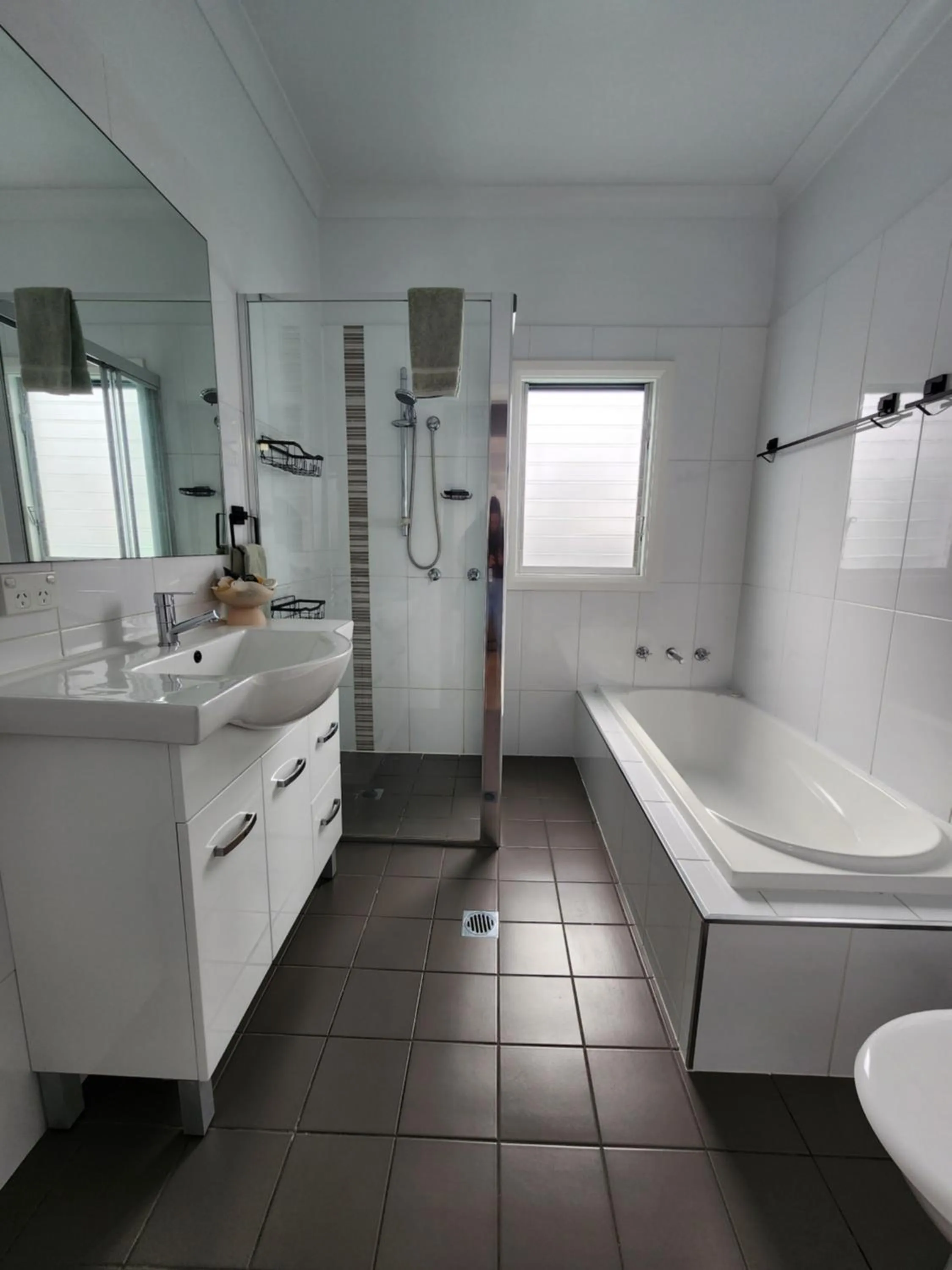 Bathroom in Denman Motor Inn