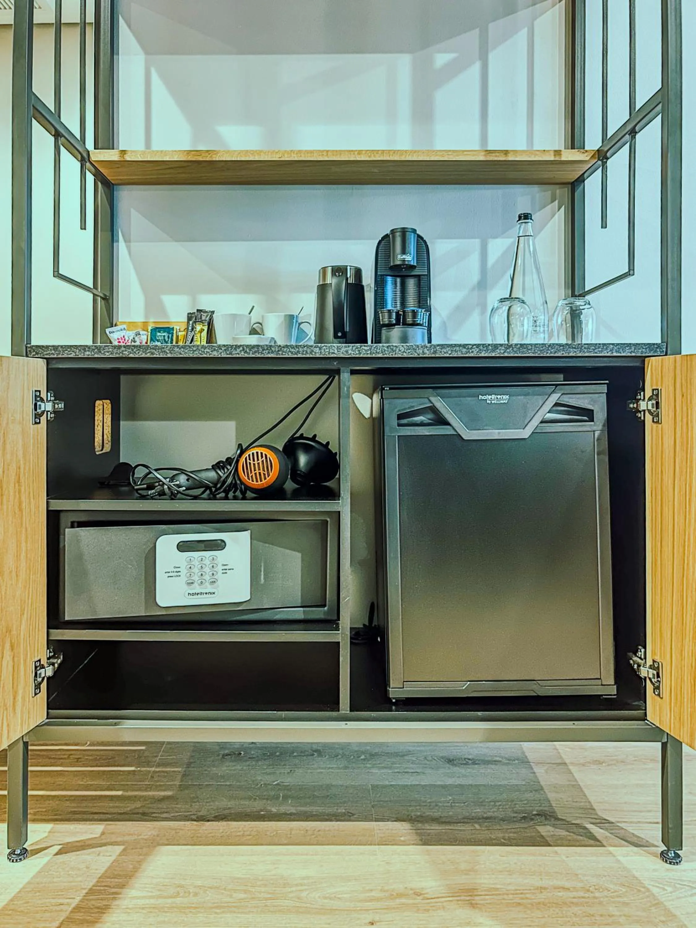 Coffee/tea facilities in Old Bank Hotel - Lion Roars Hotels & Lodges