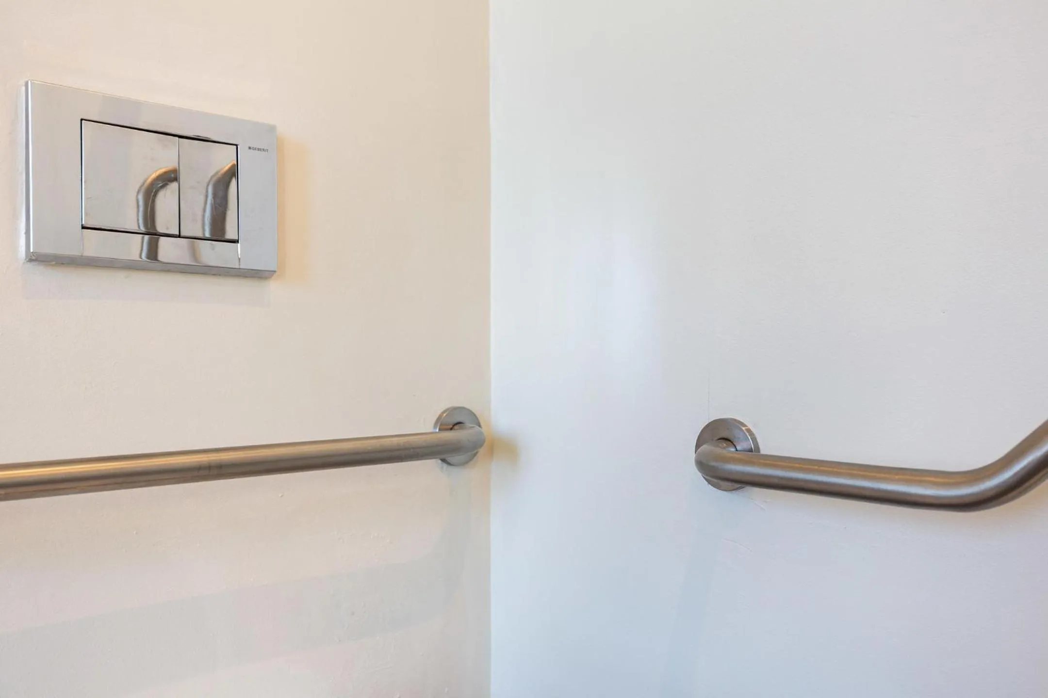 acessibility in Old Bank Hotel - Lion Roars Hotels & Lodges