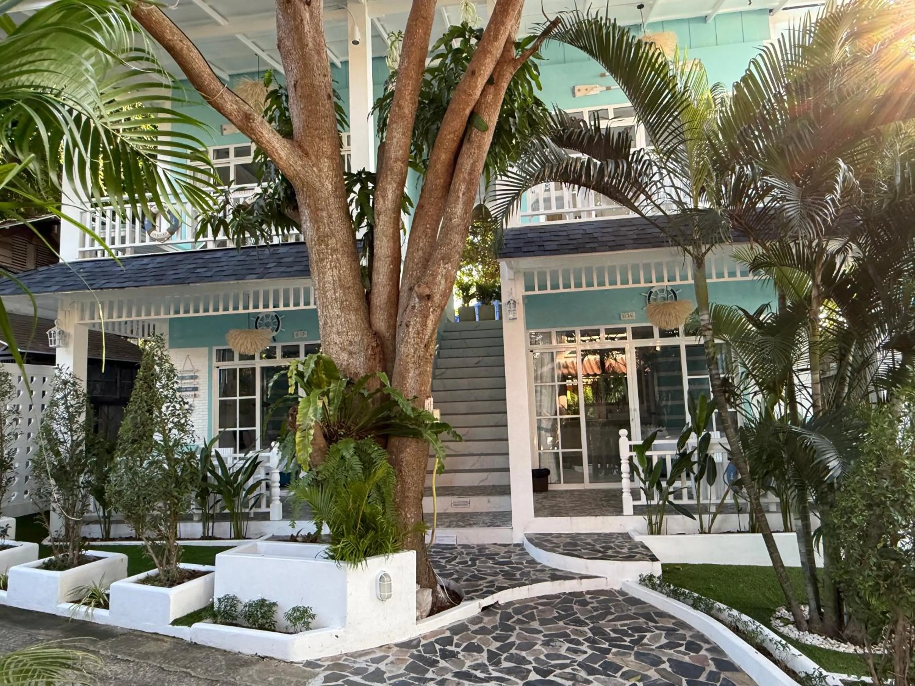 Property building in DD Hut Koh Tao